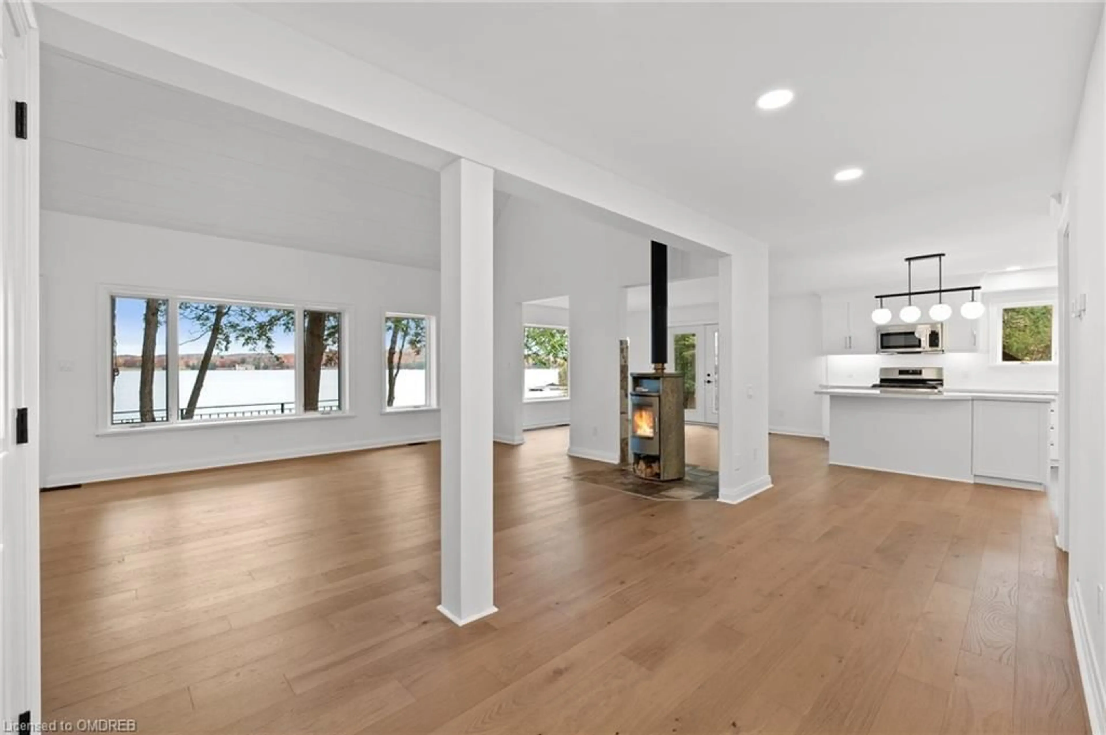 Indoor foyer, wood floors for 1009 Scotts Boathouse Rd, Baysville Ontario P0B 1A0