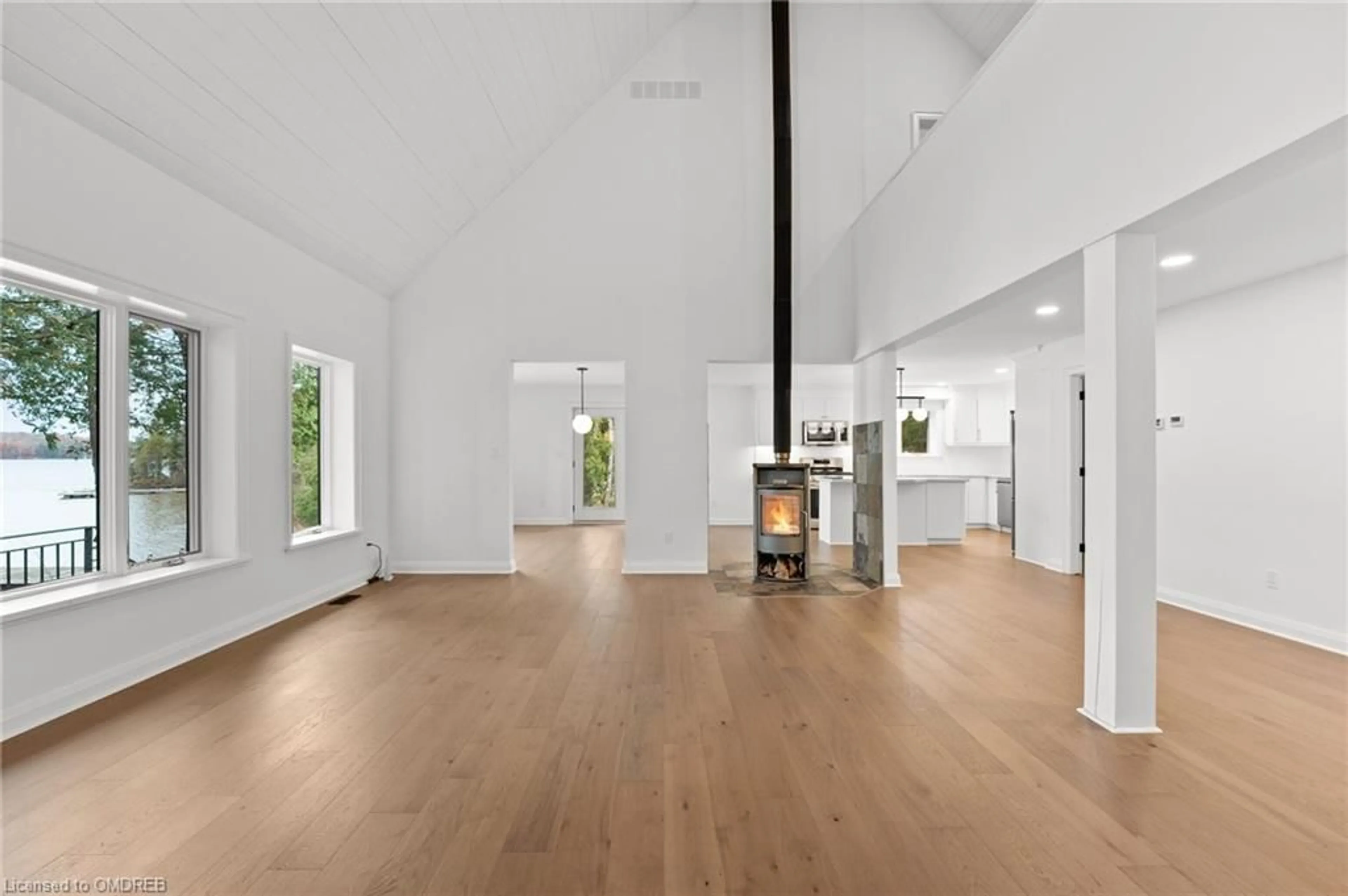 Indoor foyer, wood floors for 1009 Scotts Boathouse Rd, Baysville Ontario P0B 1A0