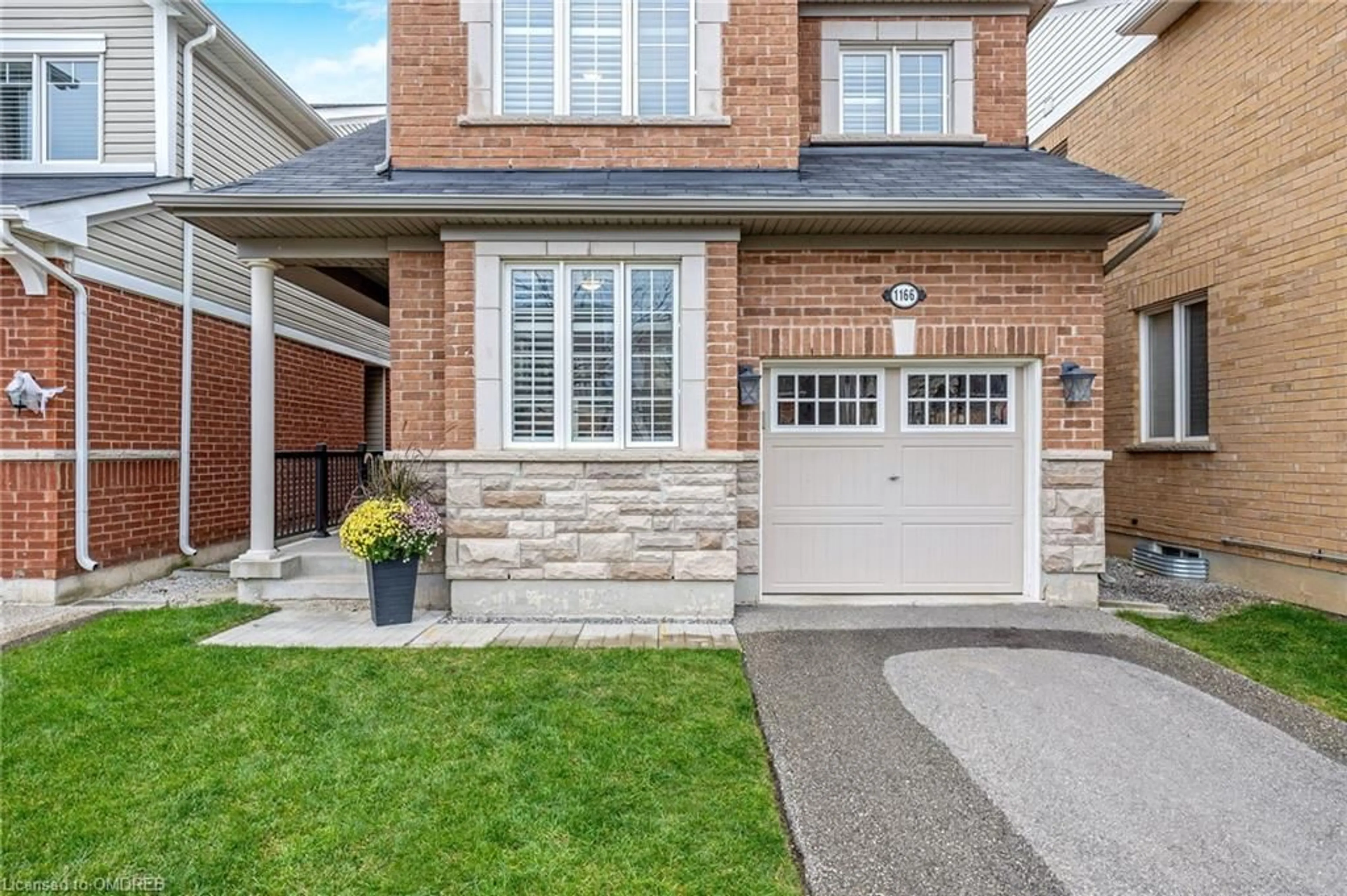 Home with brick exterior material for 1166 Biason Cir, Milton Ontario L9T 8S7