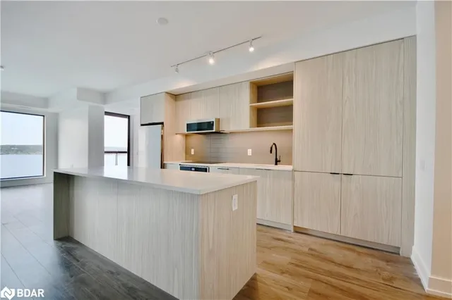 185 Dunlop Street East #702, Barrie 5