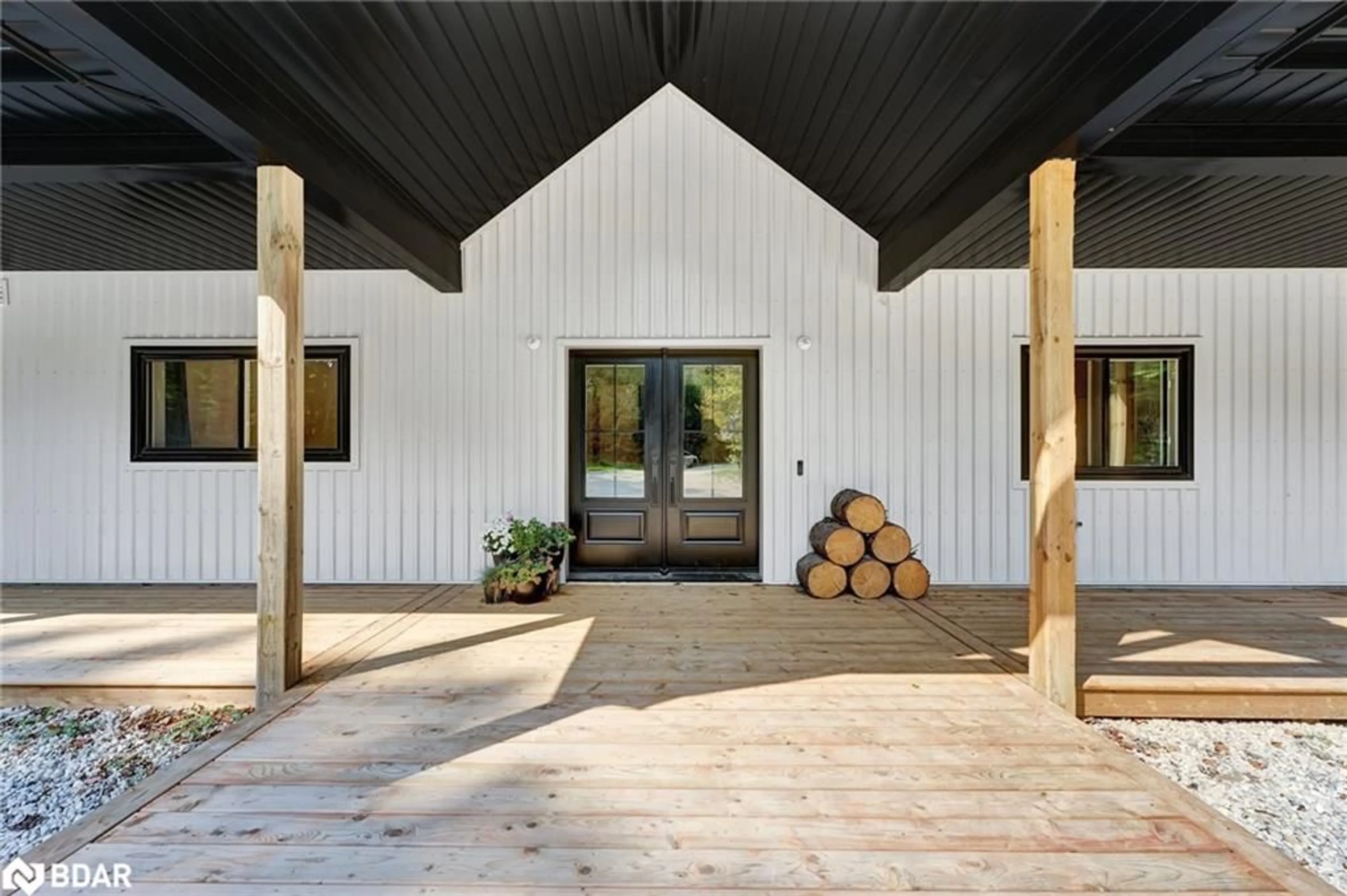 Indoor foyer, wood floors for 186 Christie St, Hopeville Ontario N0C 1B0