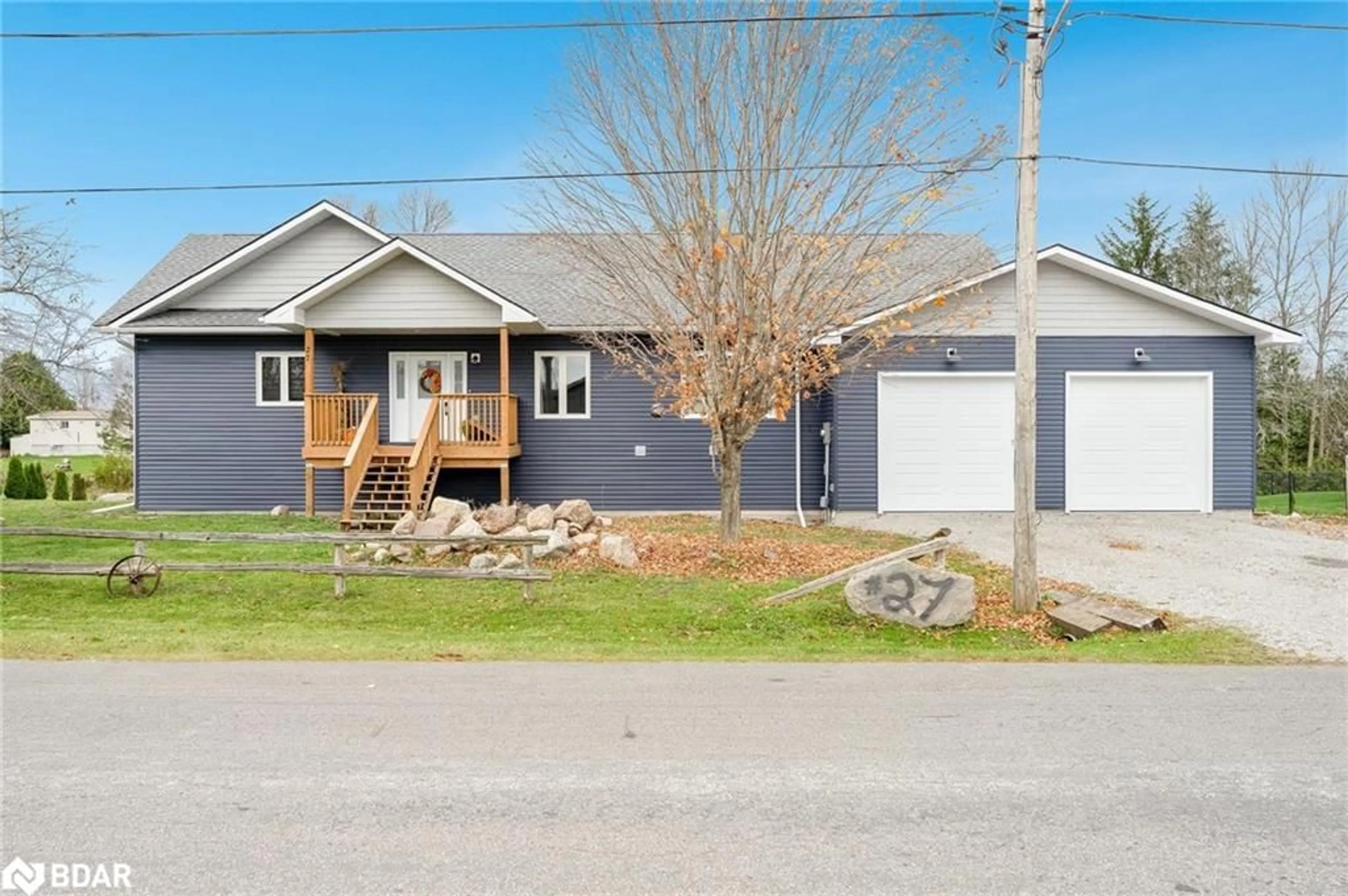 Frontside or backside of a home, cottage for 27 Leisure Crt, Coldwater Ontario L0K 1E0