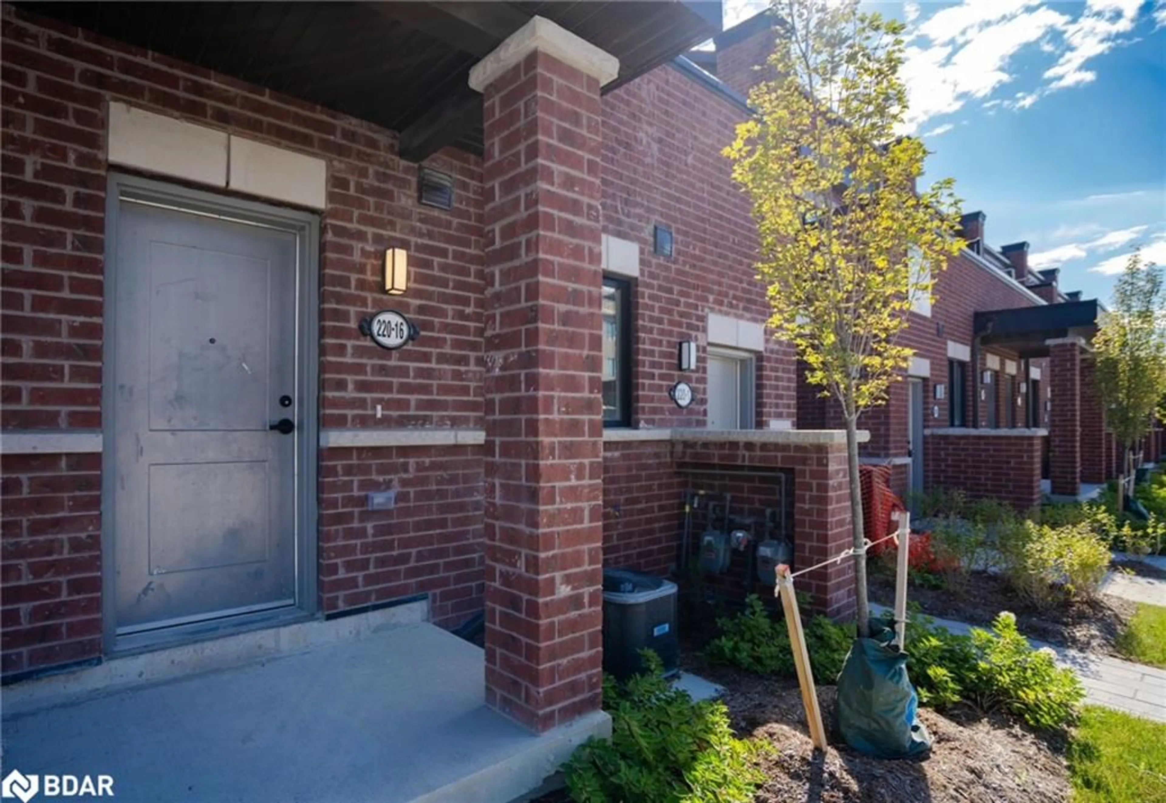 Home with brick exterior material for 220 Dissette St #16, Bradford Ontario L3Z 4M2