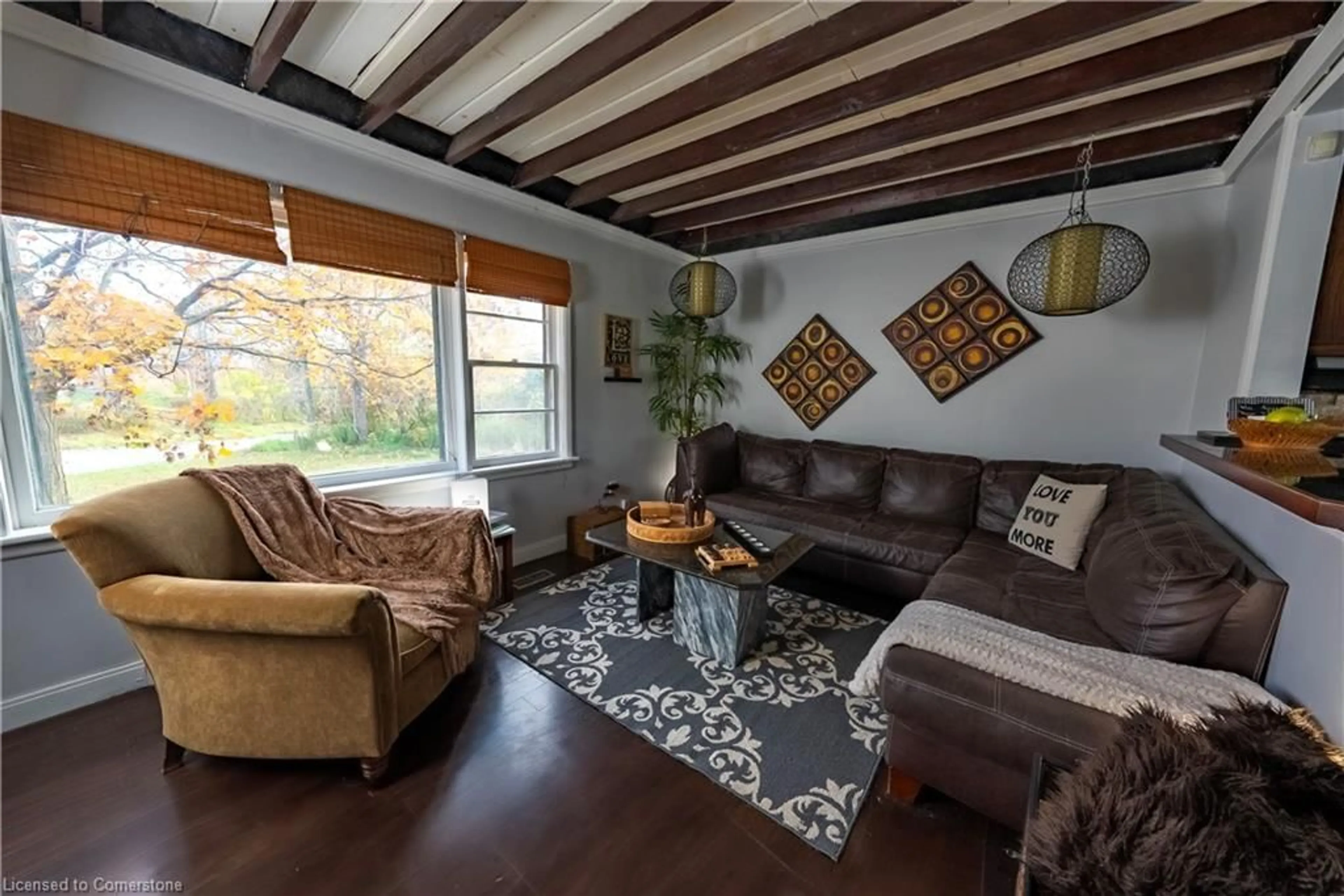 Living room, wood floors for 601 York Rd, Dundas Ontario L9H 6A1