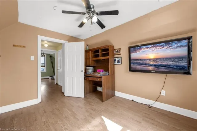 Additional property image - 552 Quebec St