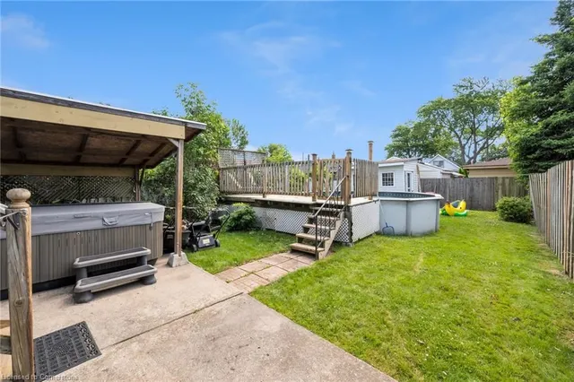 Additional property image - 552 Quebec St