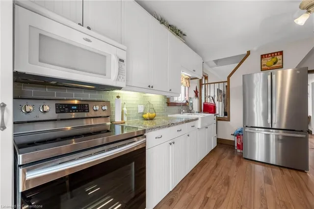 Additional property image - 552 Quebec St