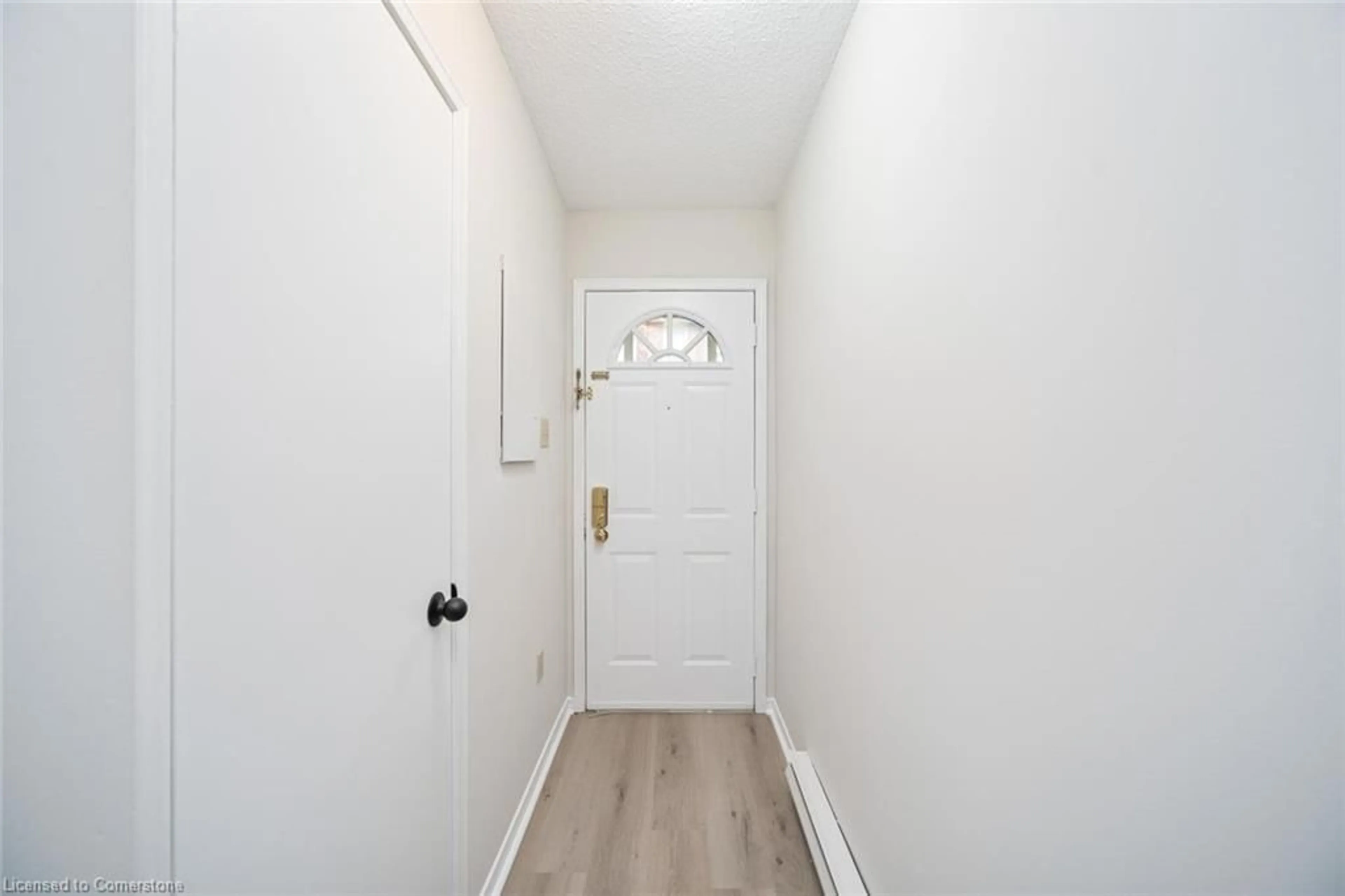 Indoor entryway, wood floors for 21 Meadow Lane #7, Barrie Ontario L4N 7K3