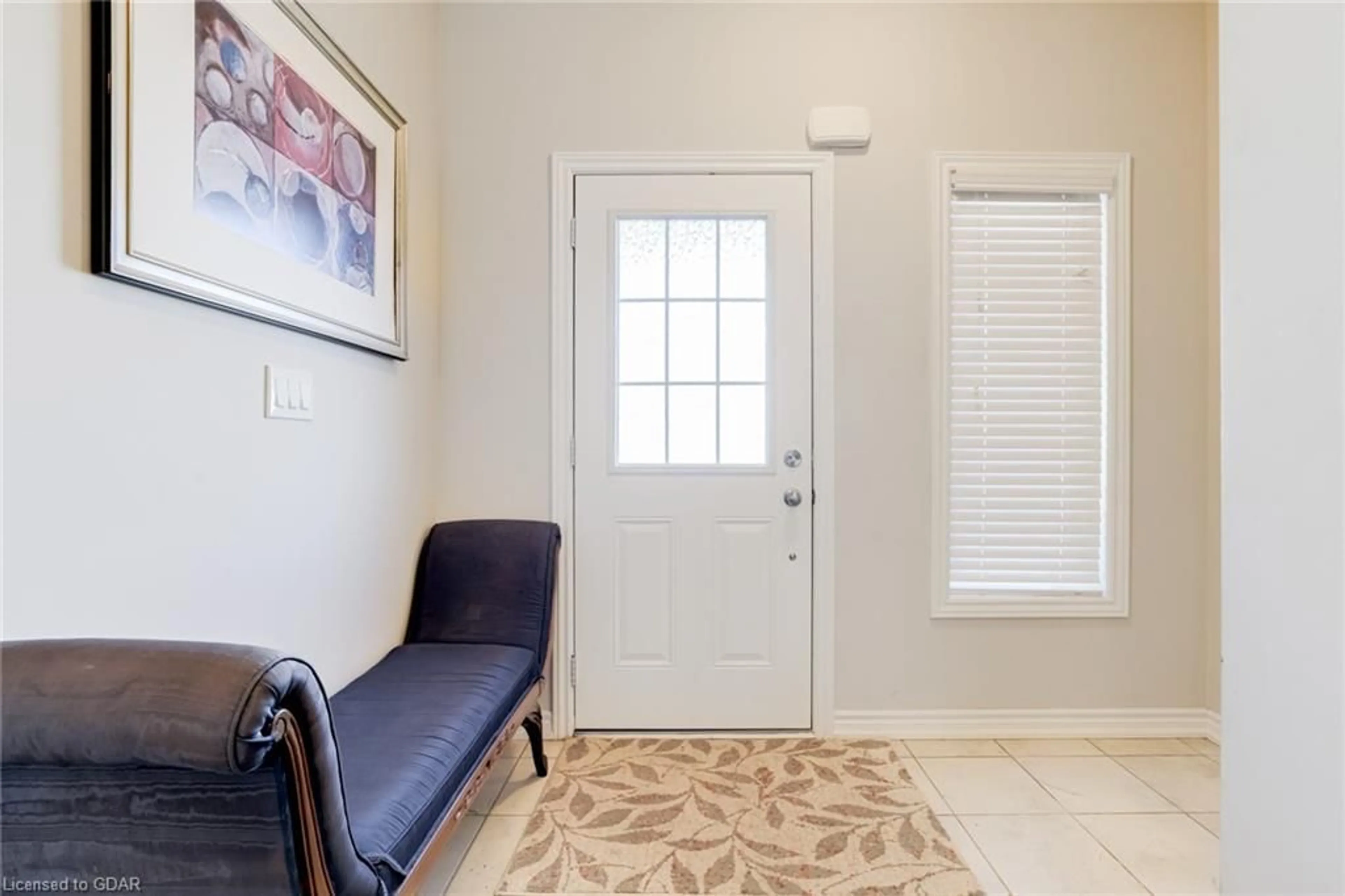 Indoor entryway, wood floors for 34 Courtney St, Fergus Ontario N1M 2W3