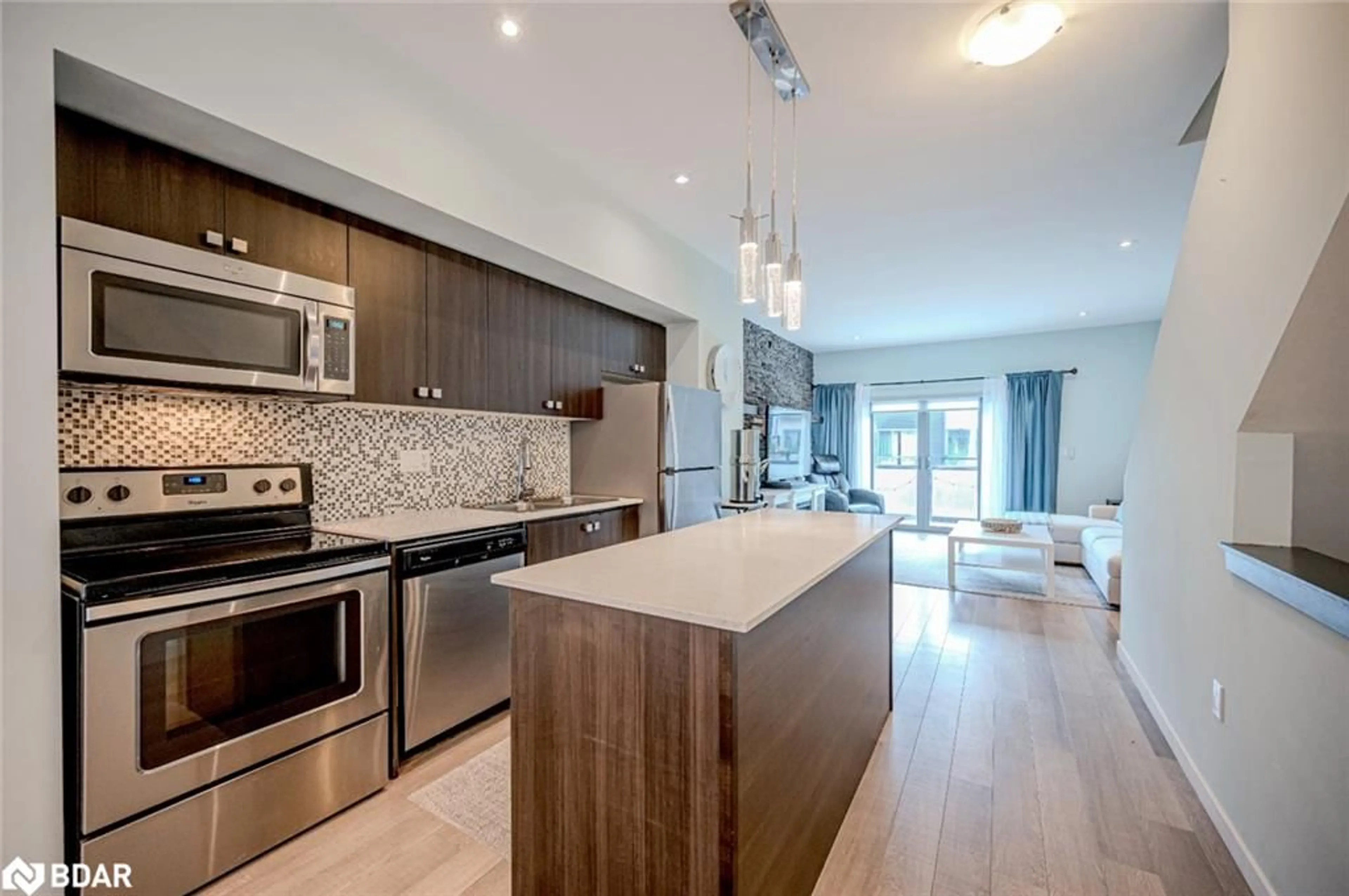 Open concept kitchen for 369 Essa Road #35, Barrie Ontario L4N 9C8