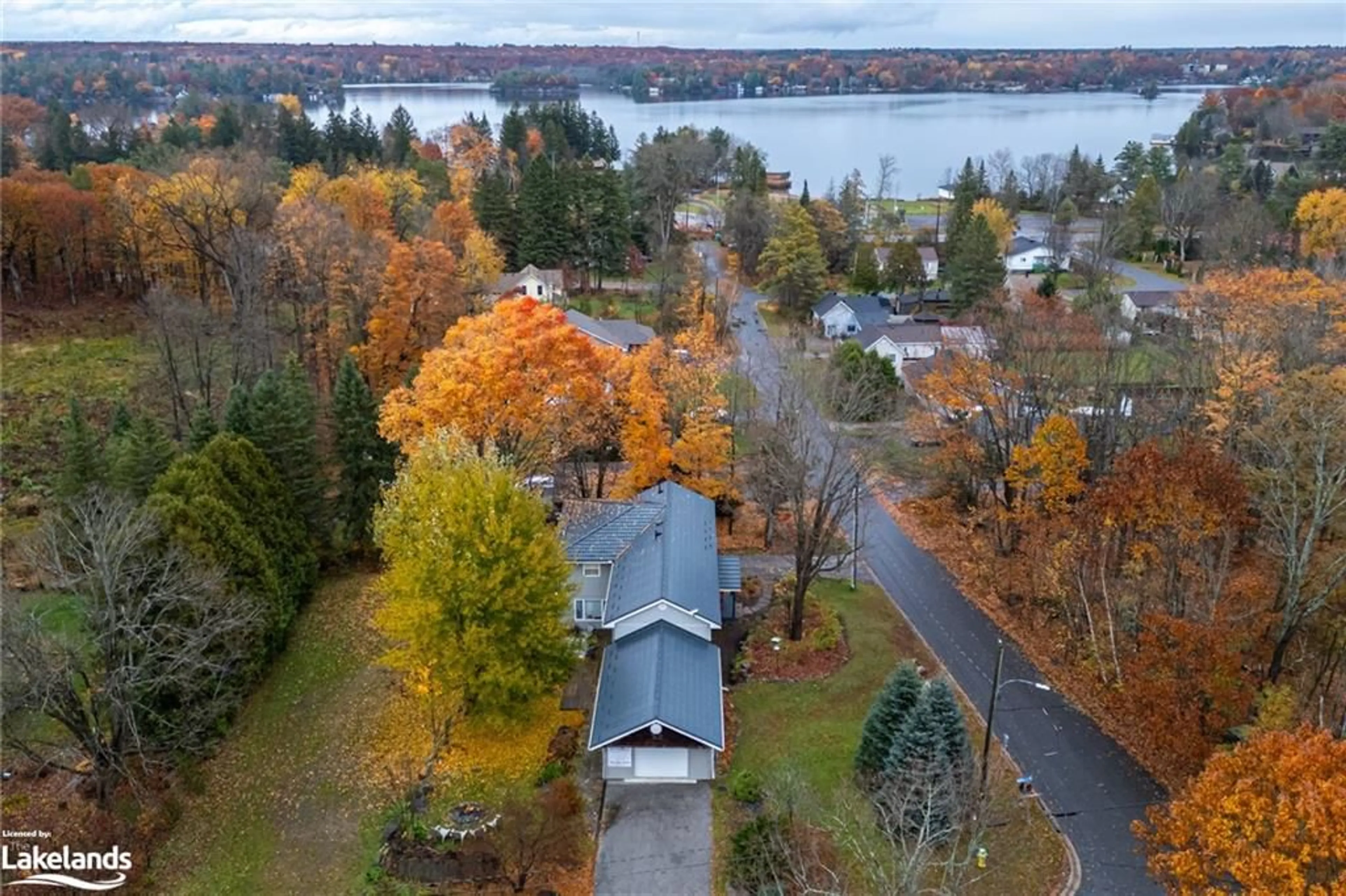 A pic from exterior of the house or condo, cottage for 280 Private St, Gravenhurst Ontario P1P 0E8