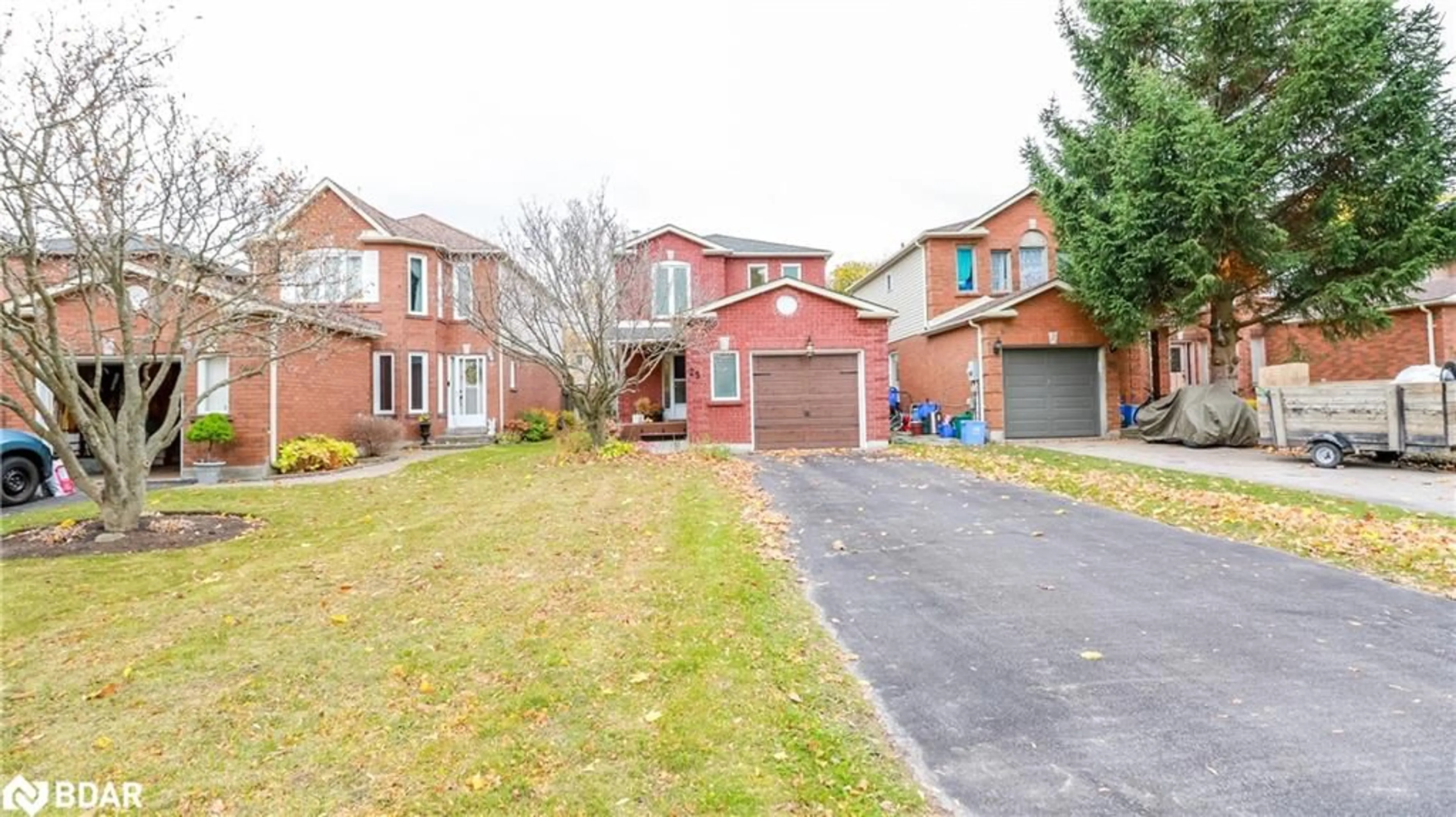 A pic from exterior of the house or condo, the street view for 25 Laidlaw Dr, Barrie Ontario L4N 7S1