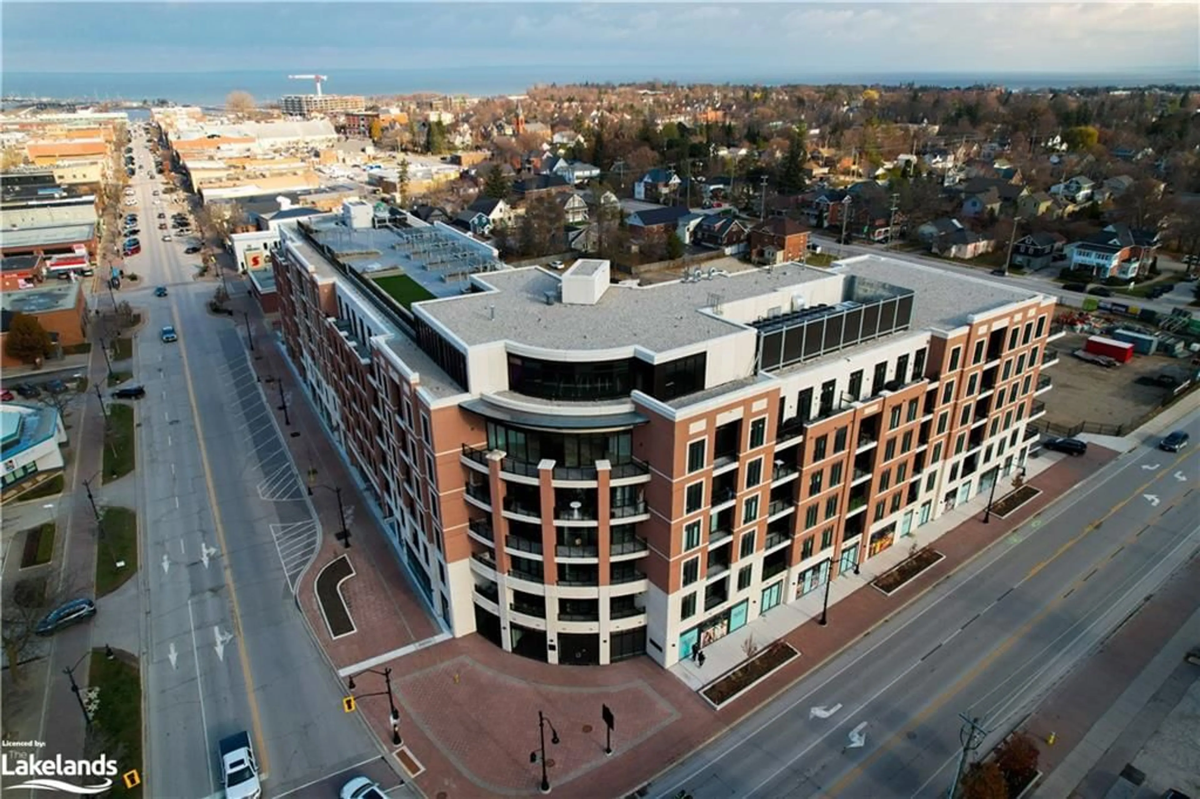 A pic from exterior of the house or condo, the front or back of building for 1 Hume St #520, Collingwood Ontario L9Y 0X3