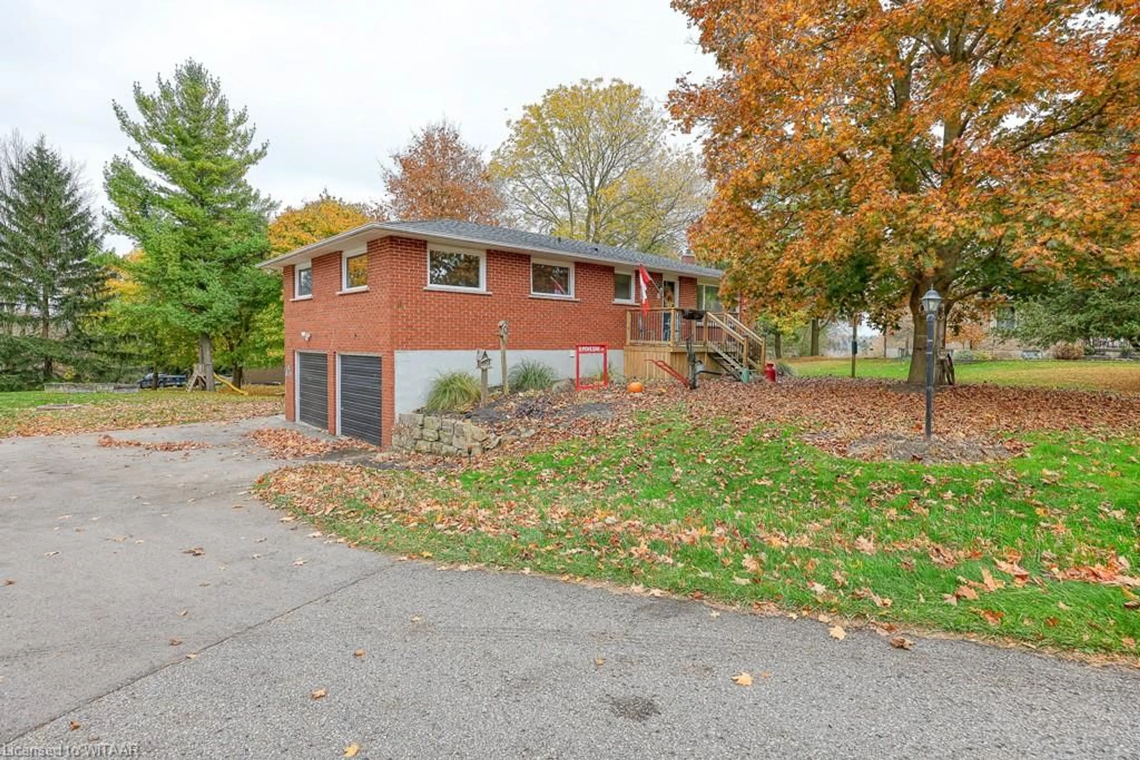 A pic from exterior of the house or condo, the street view for 8 Piovesan Cres, Beachville Ontario N0J 1A0