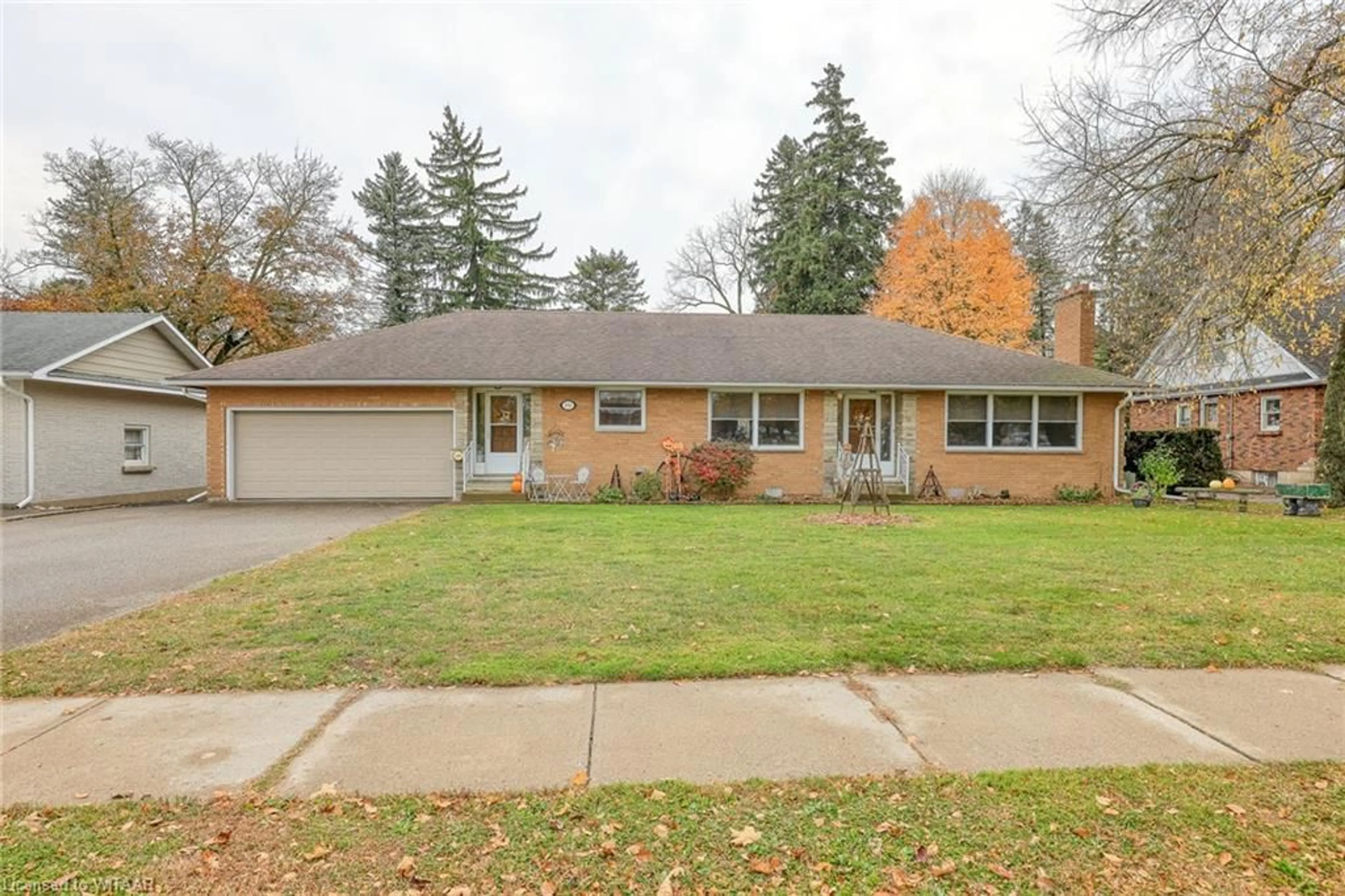 Frontside or backside of a home, the street view for 101 Brock St, Tillsonburg Ontario N4G 2A1