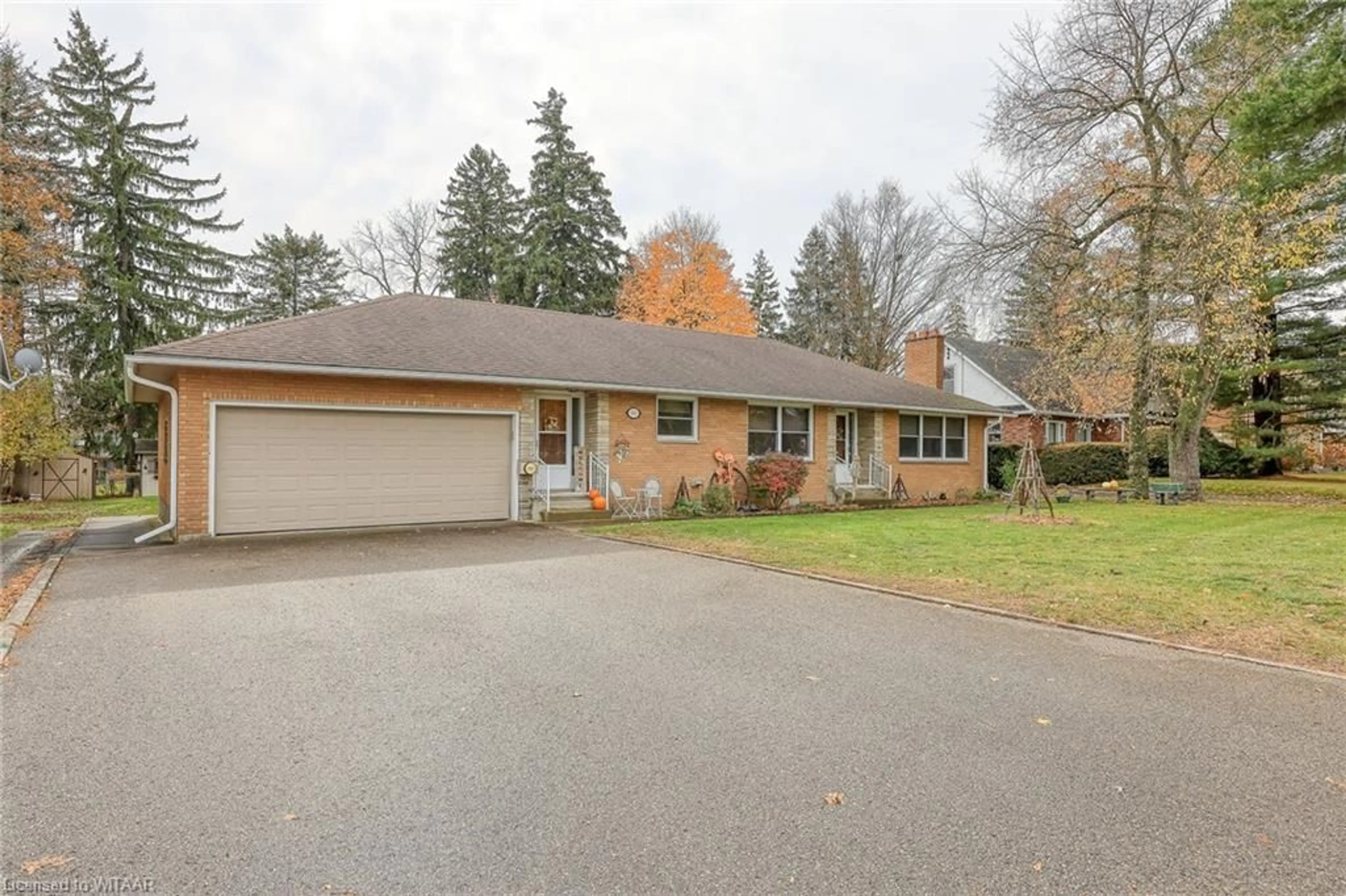 Frontside or backside of a home, the street view for 101 Brock St, Tillsonburg Ontario N4G 2A1