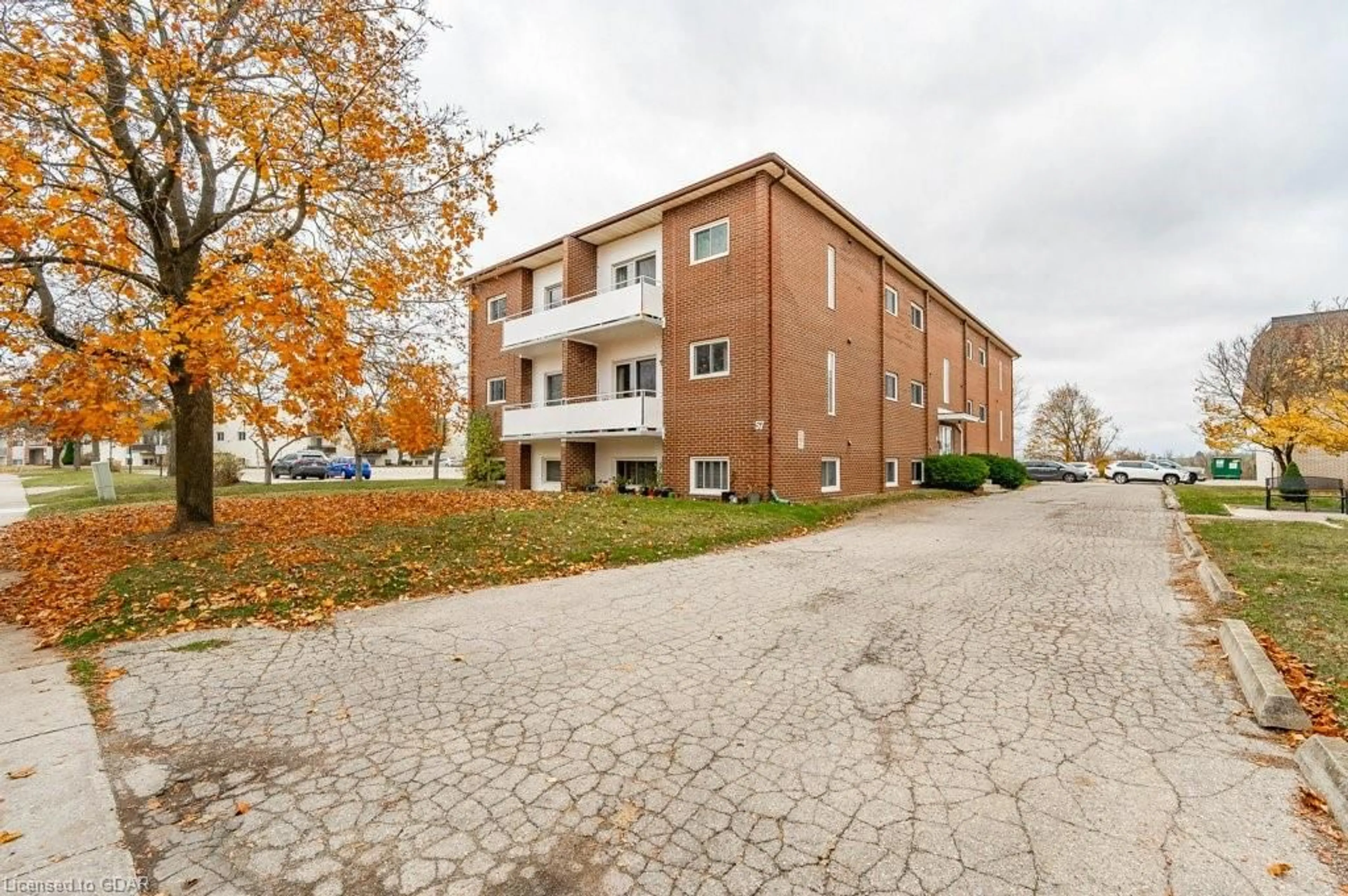 A pic from exterior of the house or condo, the front or back of building for 57 Conroy Cres #302, Guelph Ontario N1G 2V5