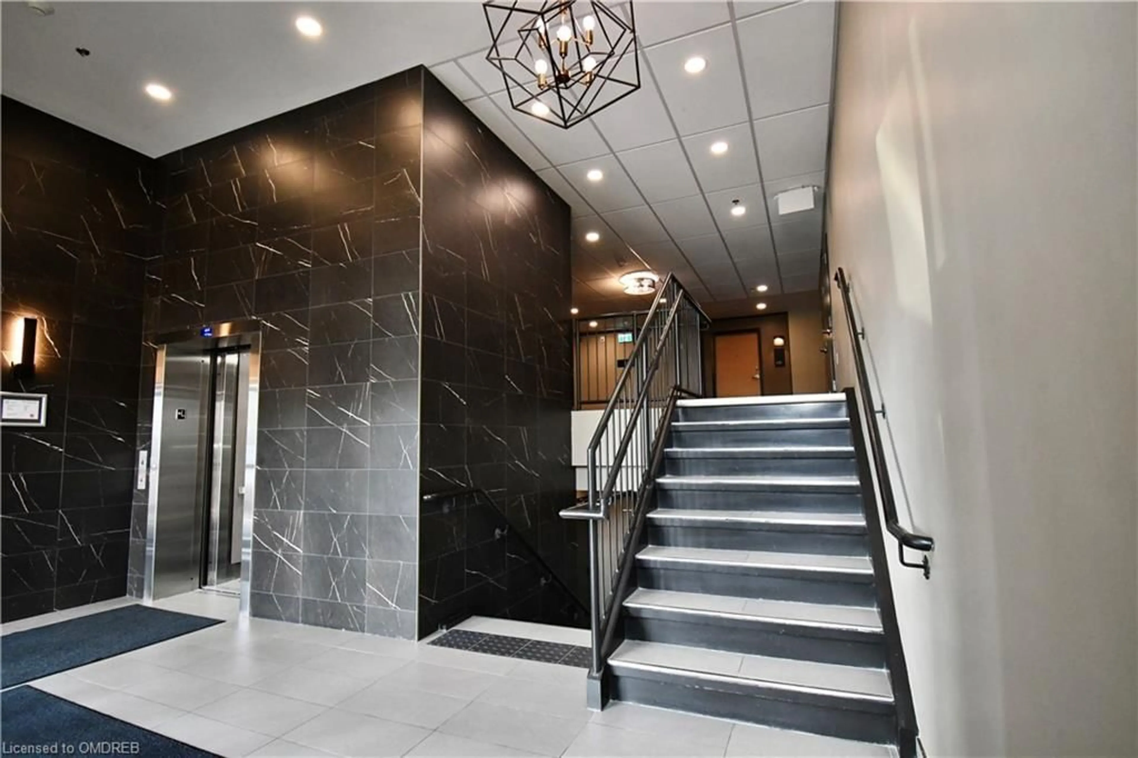 Indoor foyer, ceramic floors for 249 Grey Silo Rd #201, Waterloo Ontario N2K 0G8