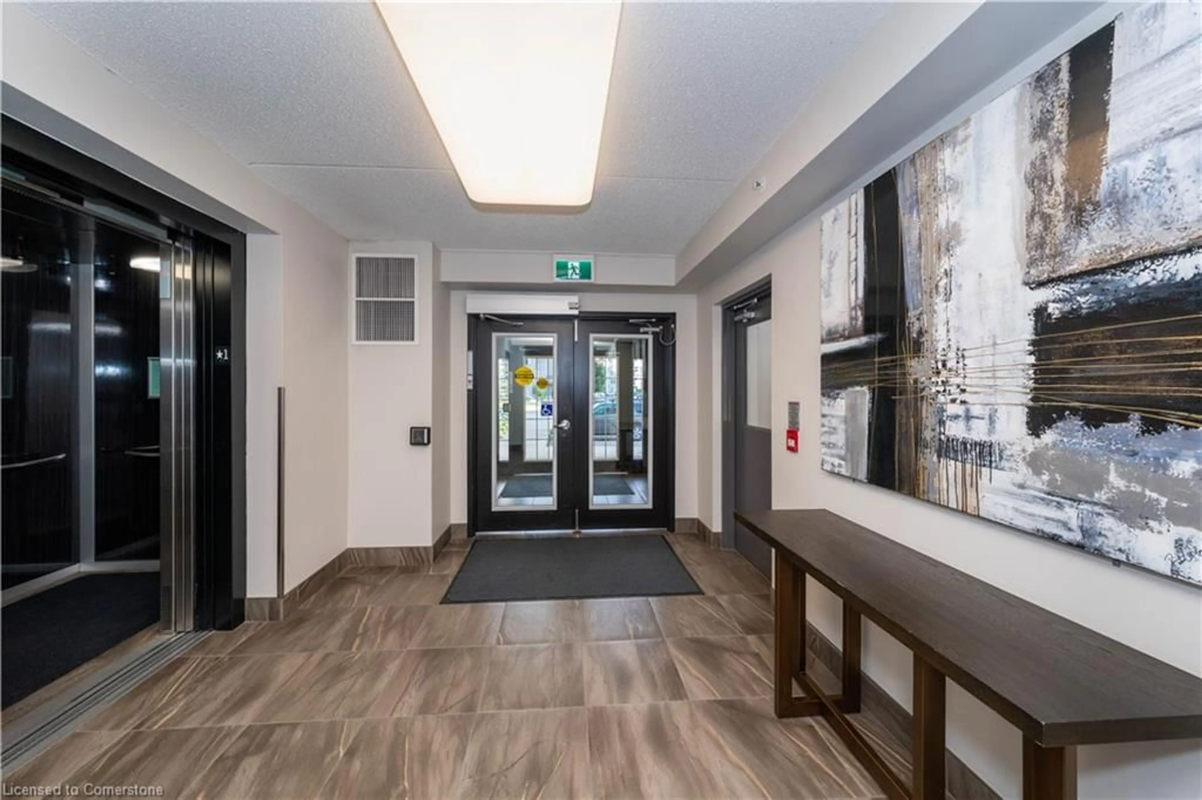 Indoor foyer, wood floors for 1440 Main St St, Milton Ontario L9T 8W3