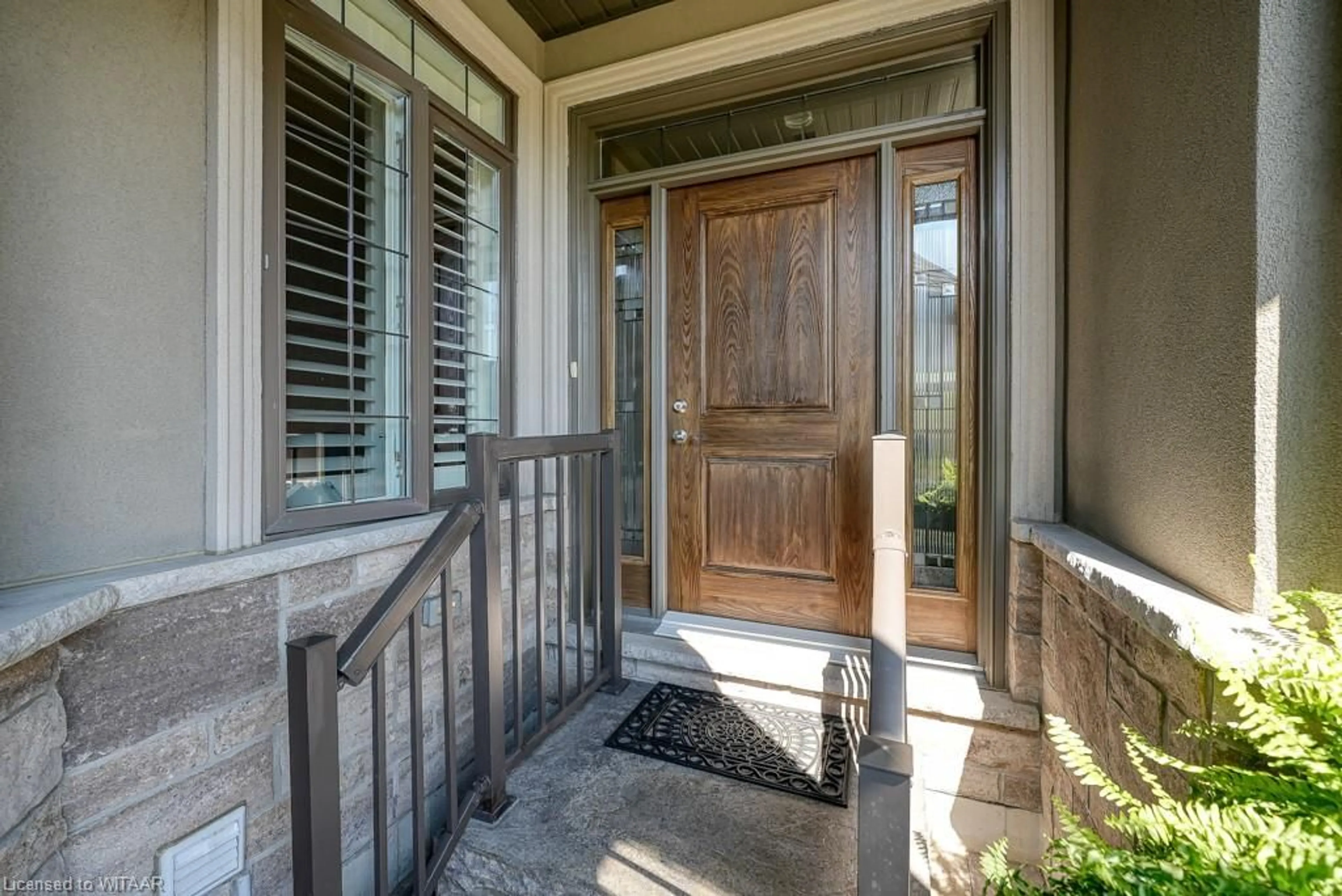 Indoor entryway, wood floors for 247 Munnoch Boulevard #16, Woodstock Ontario N4T 0K2