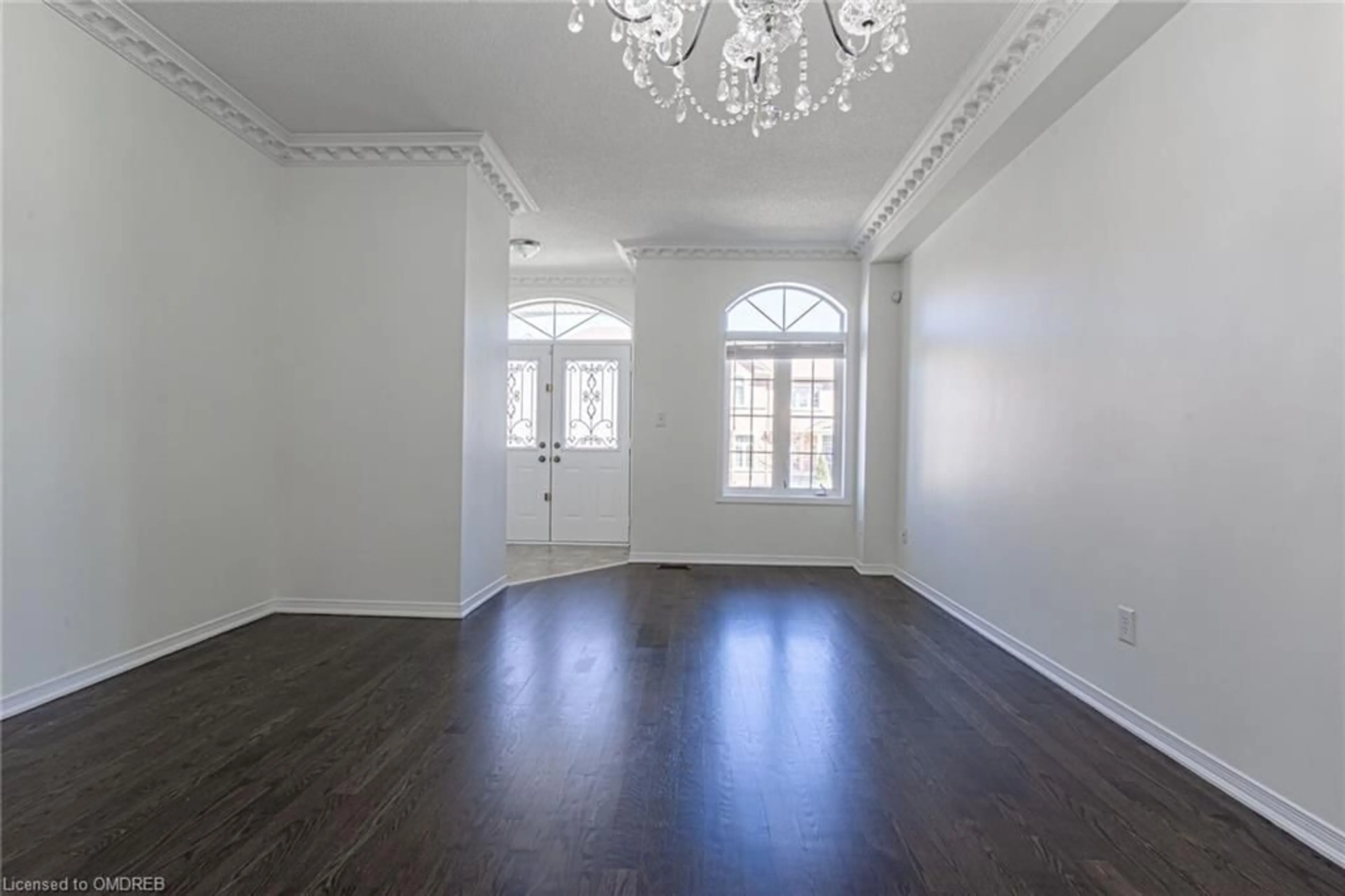 A pic of a room, wood floors for 3078 Janice Dr, Oakville Ontario L6M 0S7