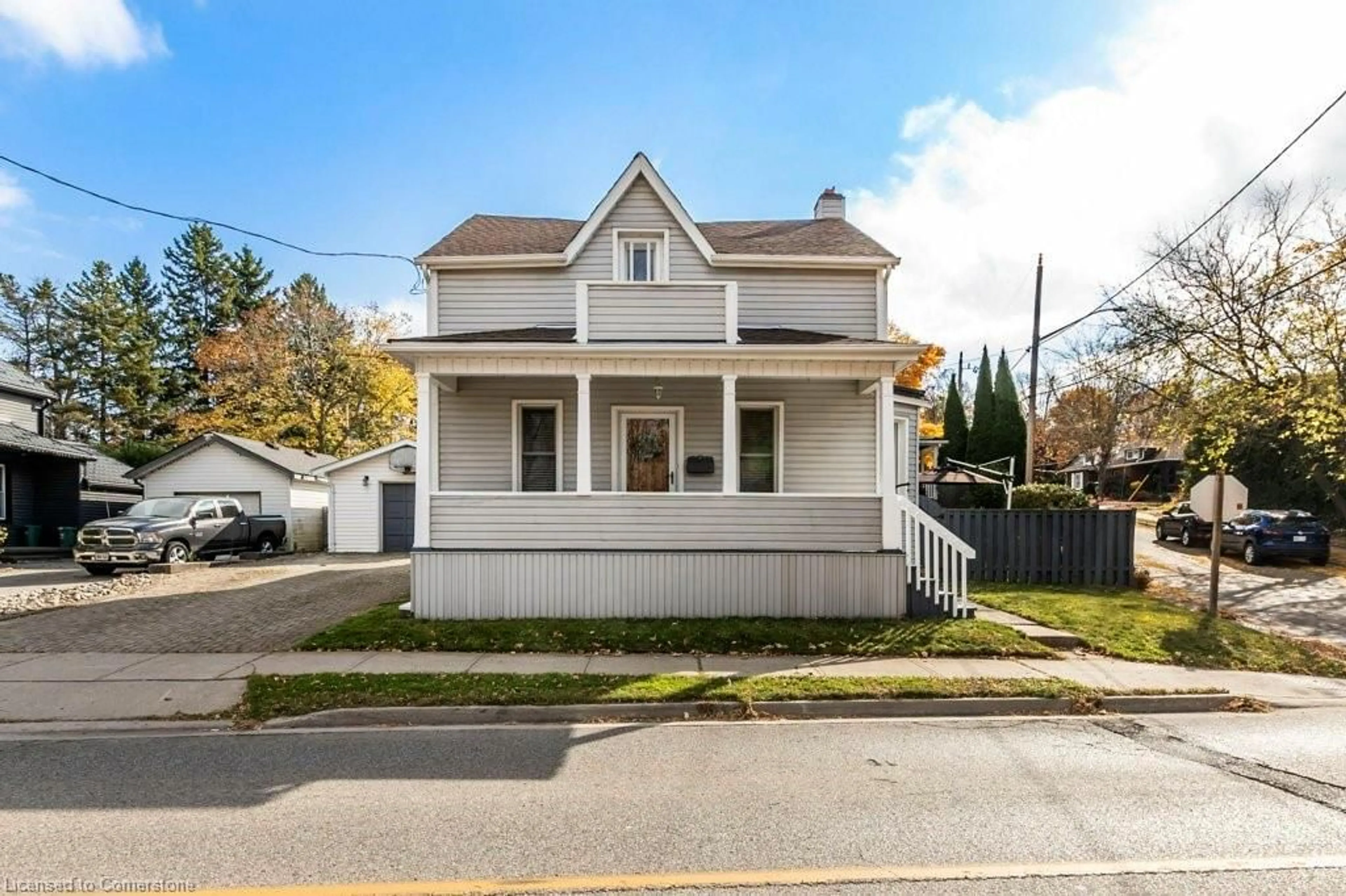 Frontside or backside of a home, cottage for 270 Queen St, Cambridge Ontario N3C 2B6