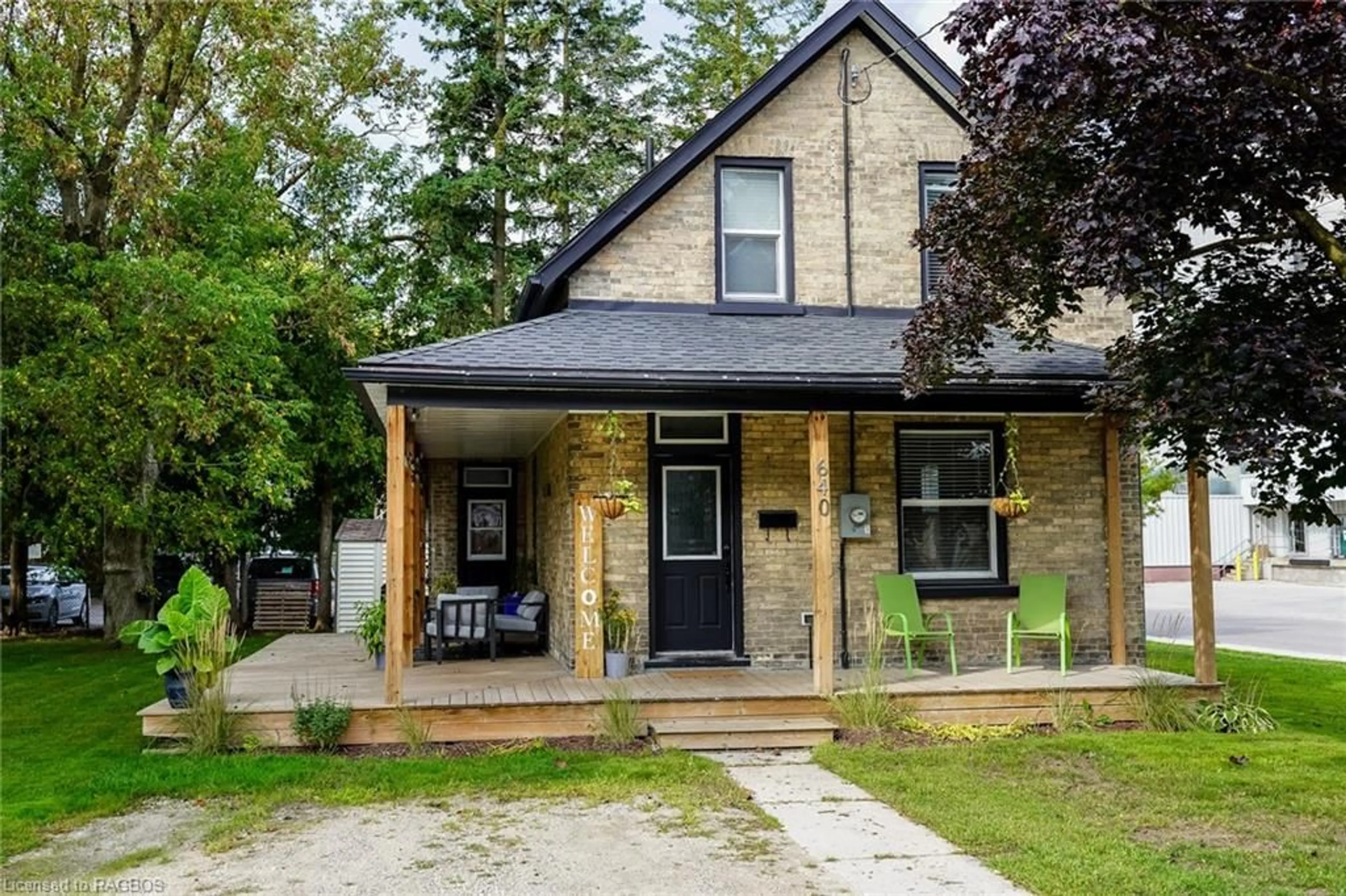 Home with brick exterior material for 640 8th Ave, Hanover Ontario N4N 2L3