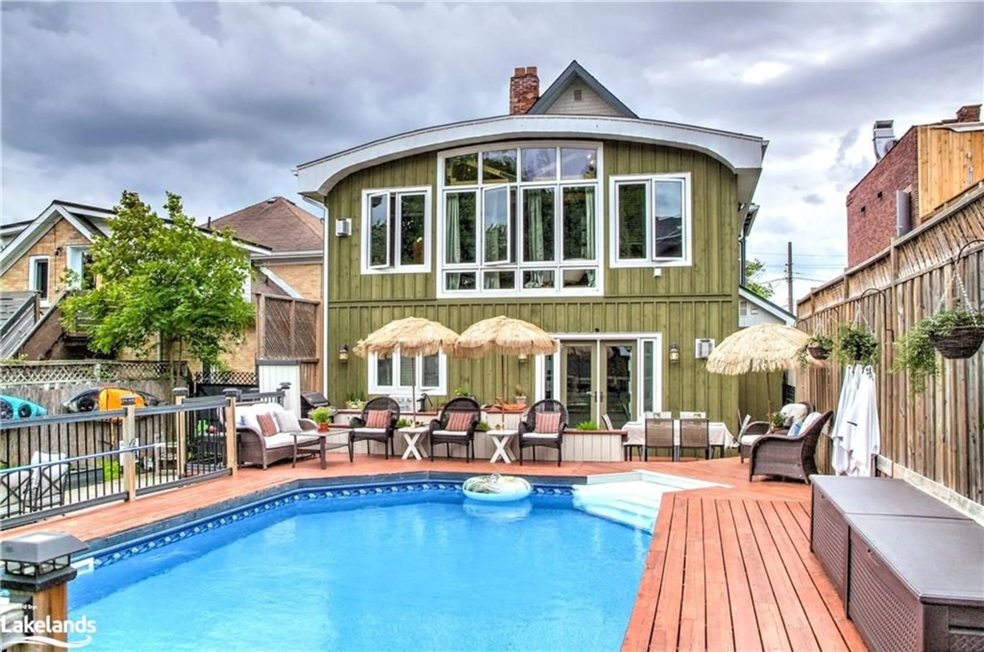 Indoor or outdoor pool for 32 Nelson St, Meaford Municipality Ontario N4L 1N6