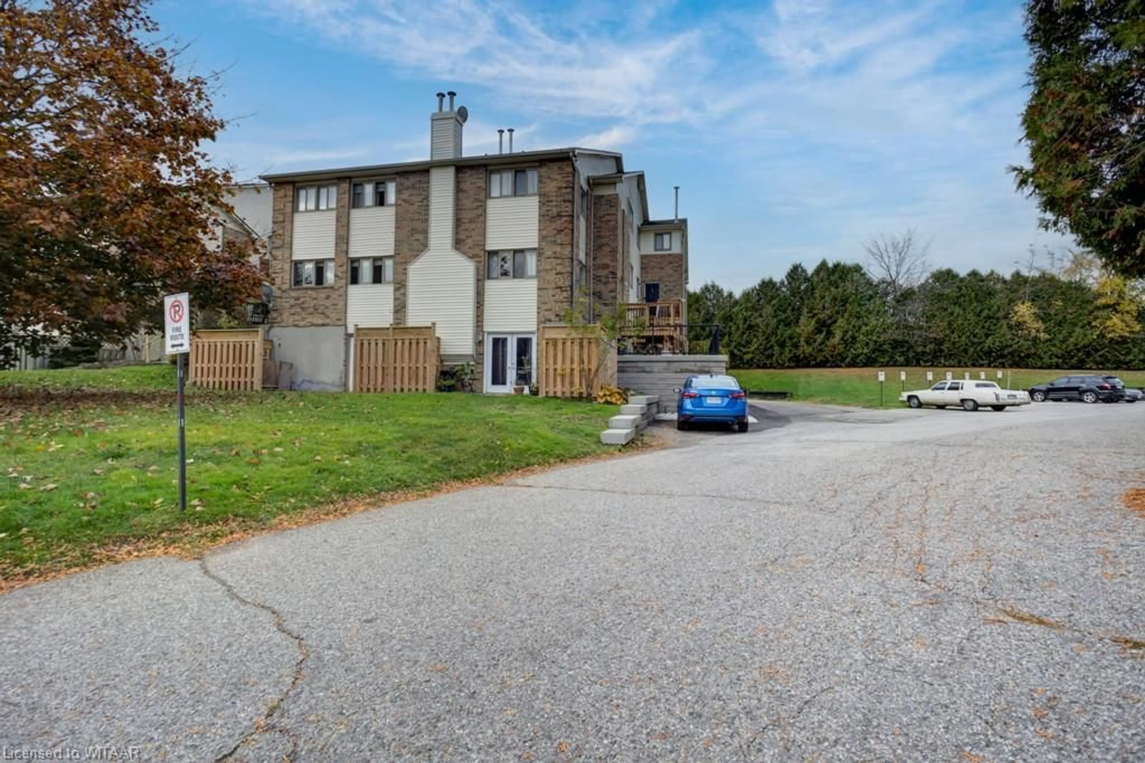 A pic from exterior of the house or condo, the street view for 3-21 Wren Crt, Tillsonburg Ontario N4G 5K2