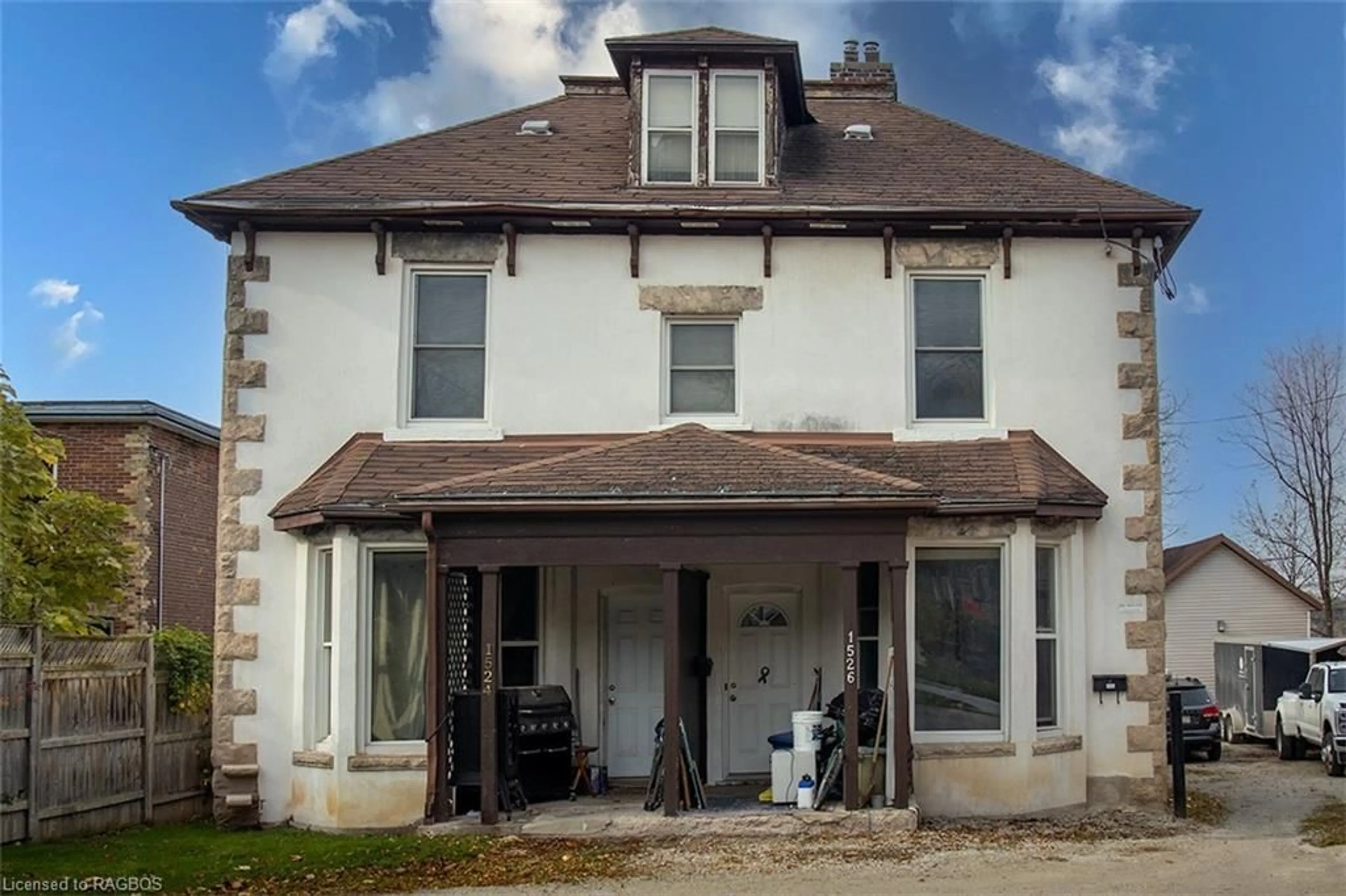 Frontside or backside of a home, the front or back of building for 1522, 1524, 152 3rd Ave, Owen Sound Ontario N4K 2L9