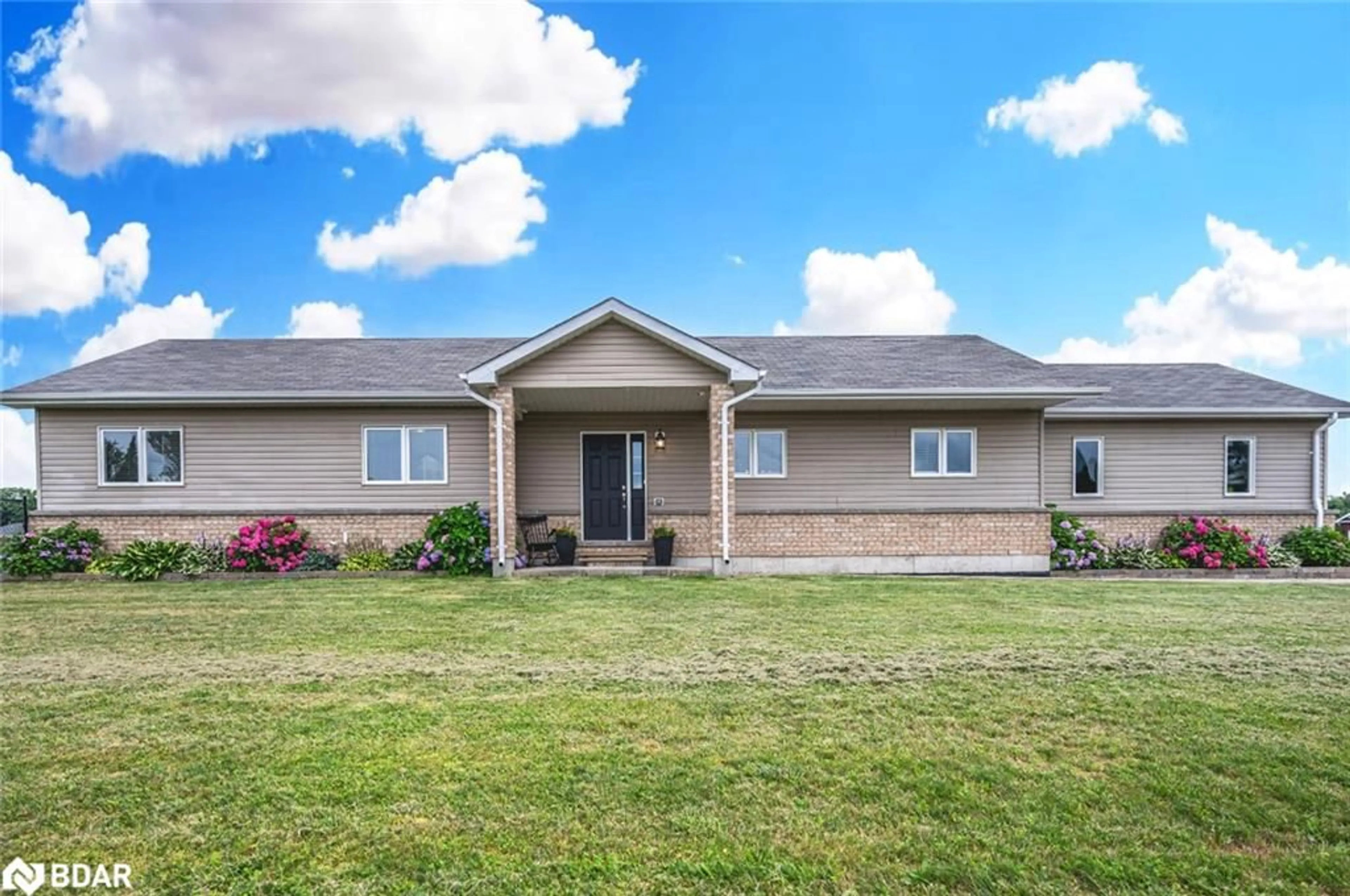 Frontside or backside of a home, the front or back of building for 21 Keyzer Dr, Oro-Medonte Ontario L0K 2G0