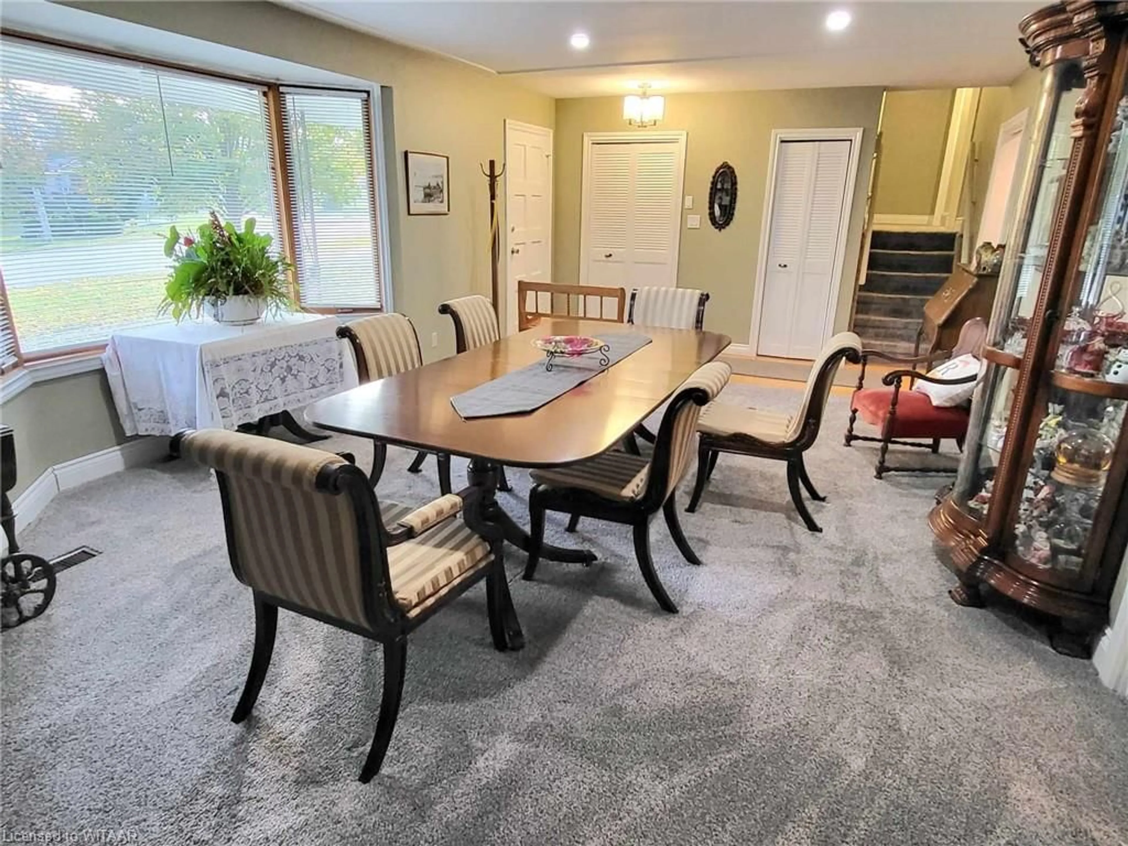 Dining room, wood floors, cottage for 4 Burdock Crt, Tillsonburg Ontario N4G 2P8