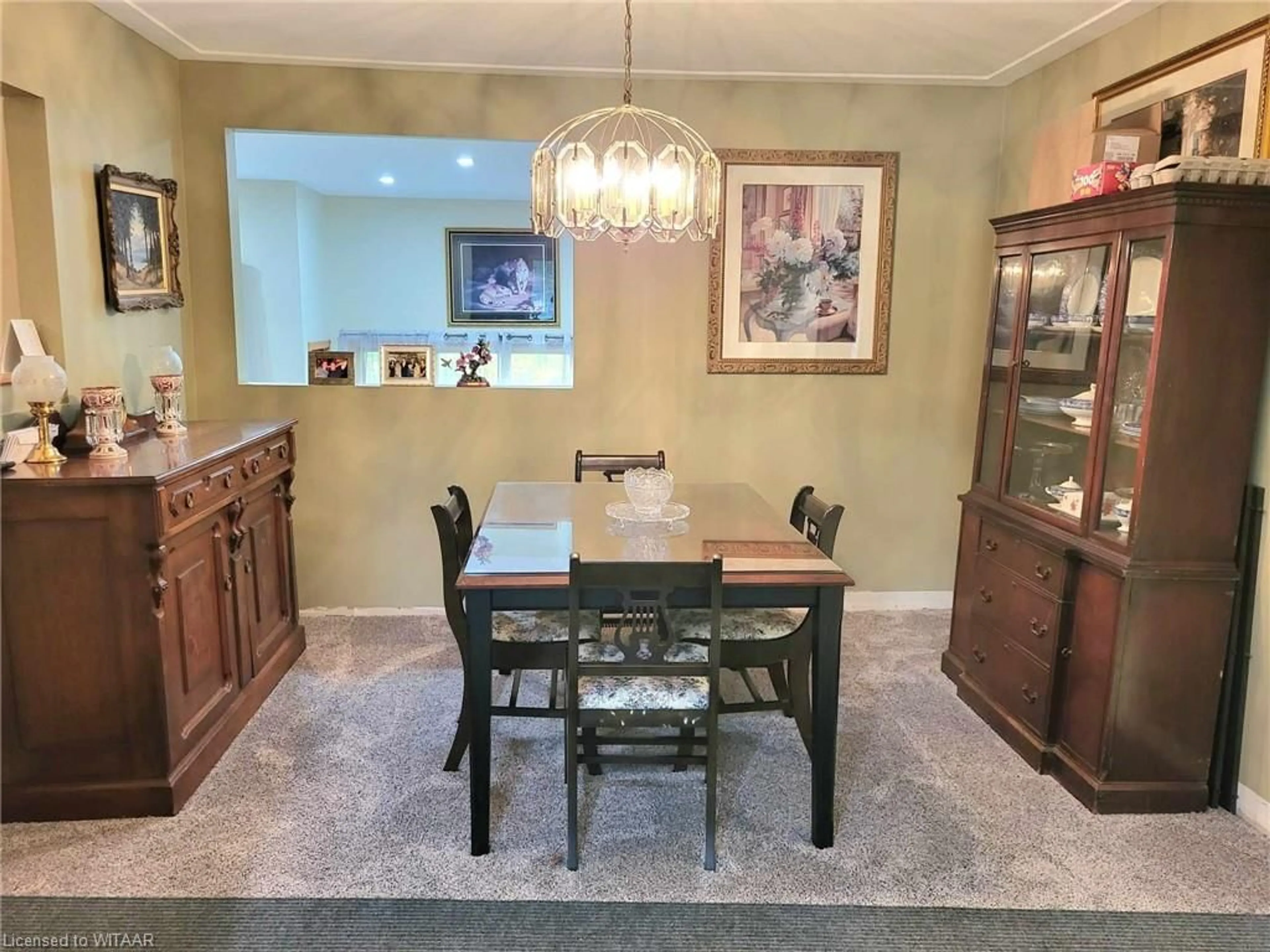 Dining room, wood floors for 4 Burdock Crt, Tillsonburg Ontario N4G 2P8