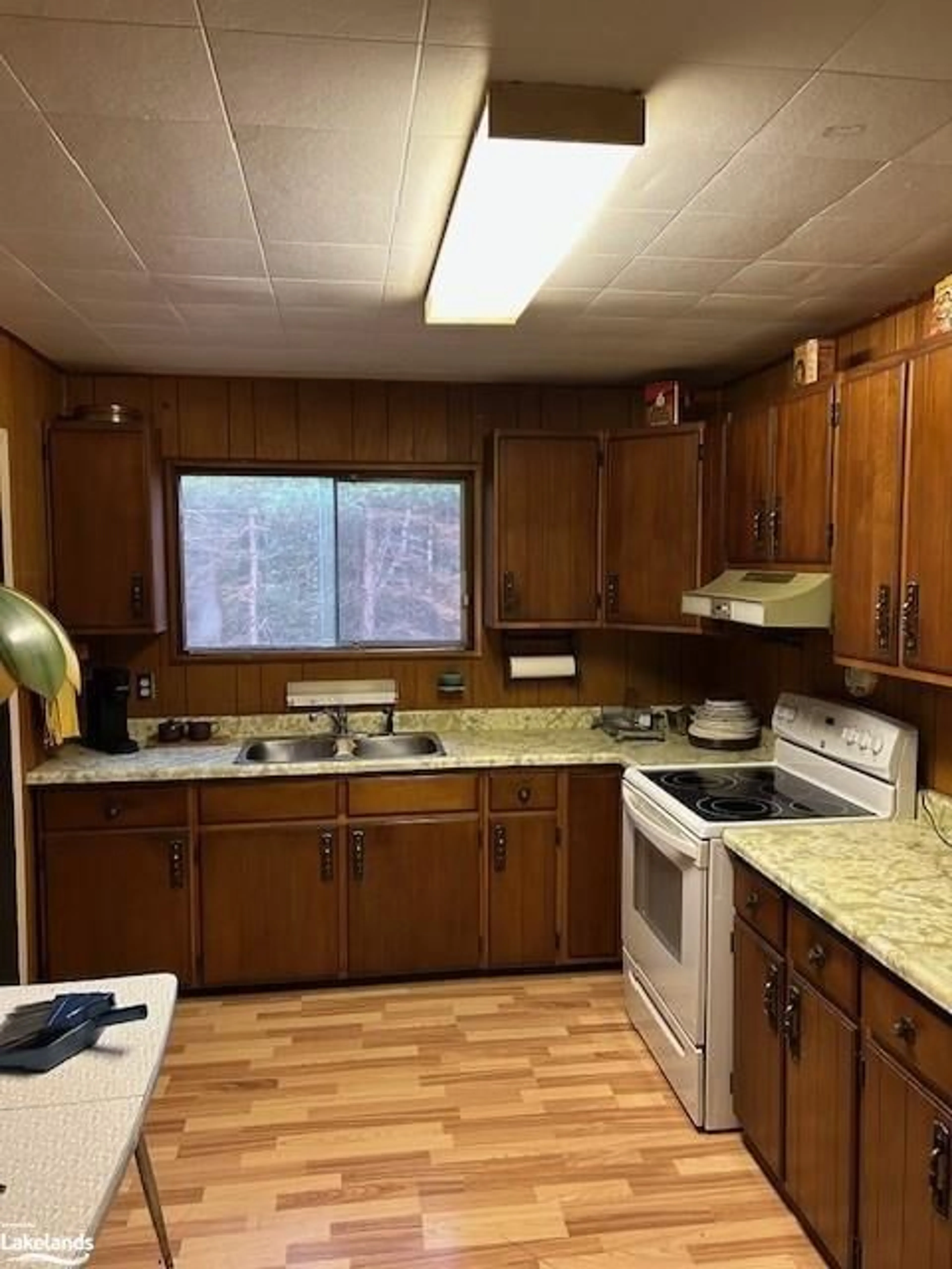 Standard kitchen, wood floors, cottage for 86 Crego St, Kinmount Ontario K0M 1C0