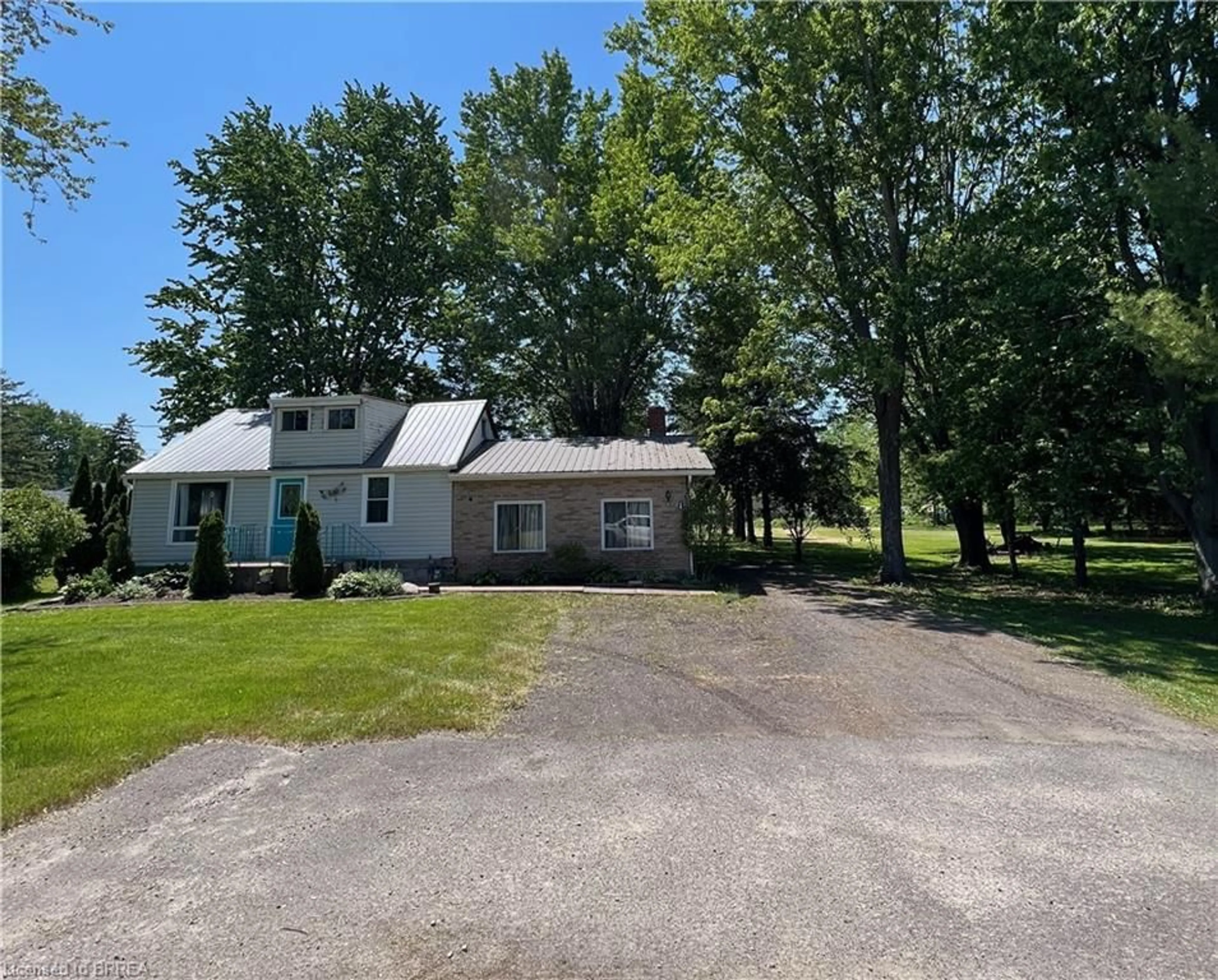 A pic from outside/outdoor area/front of a property/back of a property/a pic from drone, street for 1 Kings Lane, Scotland Ontario N0E 1R0