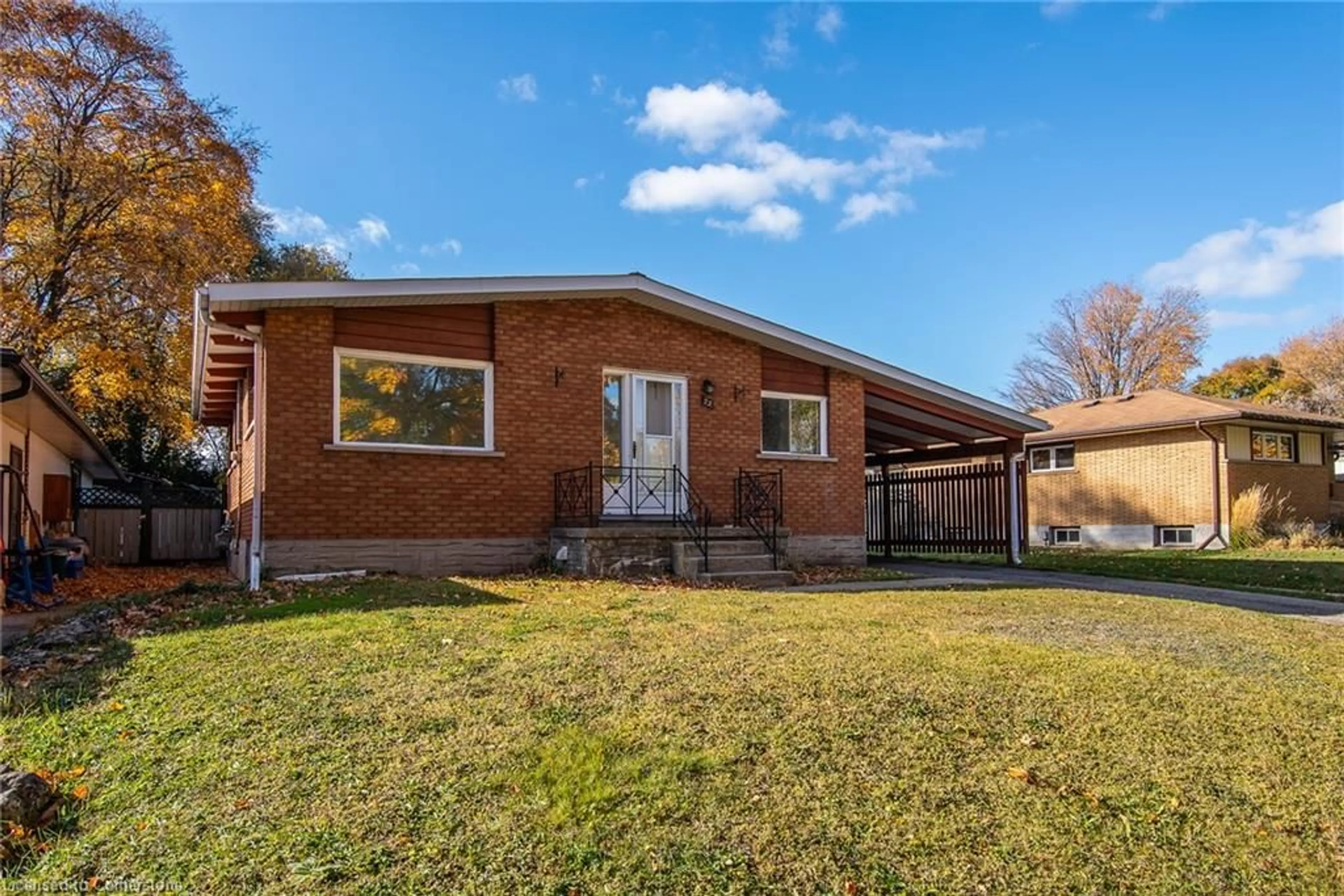 Home with brick exterior material for 72 Massey Ave, Kitchener Ontario N2C 1M3