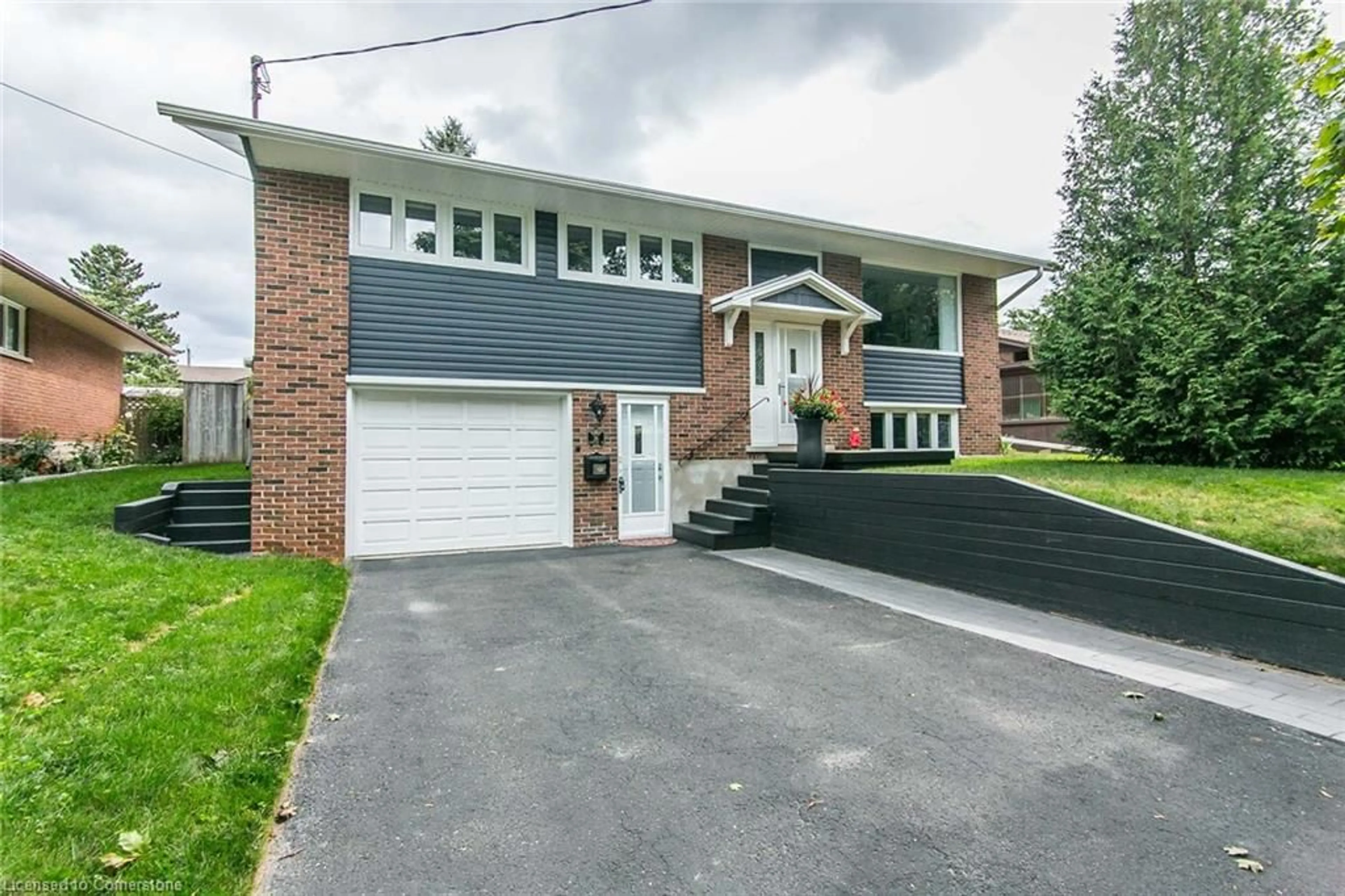 Frontside or backside of a home, cottage for 36 Ruskview Rd, Kitchener Ontario N2M 4S2