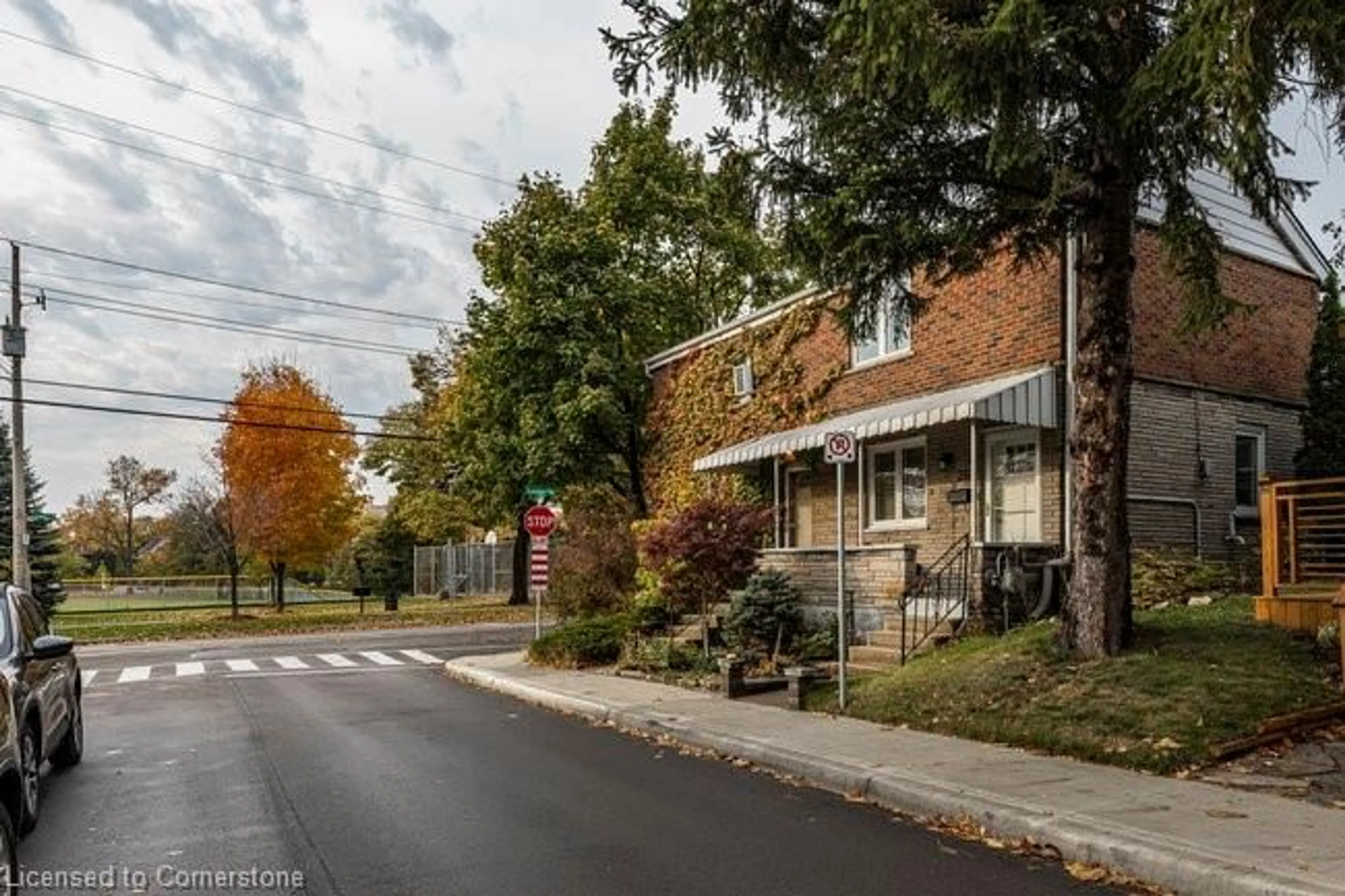 A pic from exterior of the house or condo, the street view for 26 Morden St, Hamilton Ontario L8R 1P7