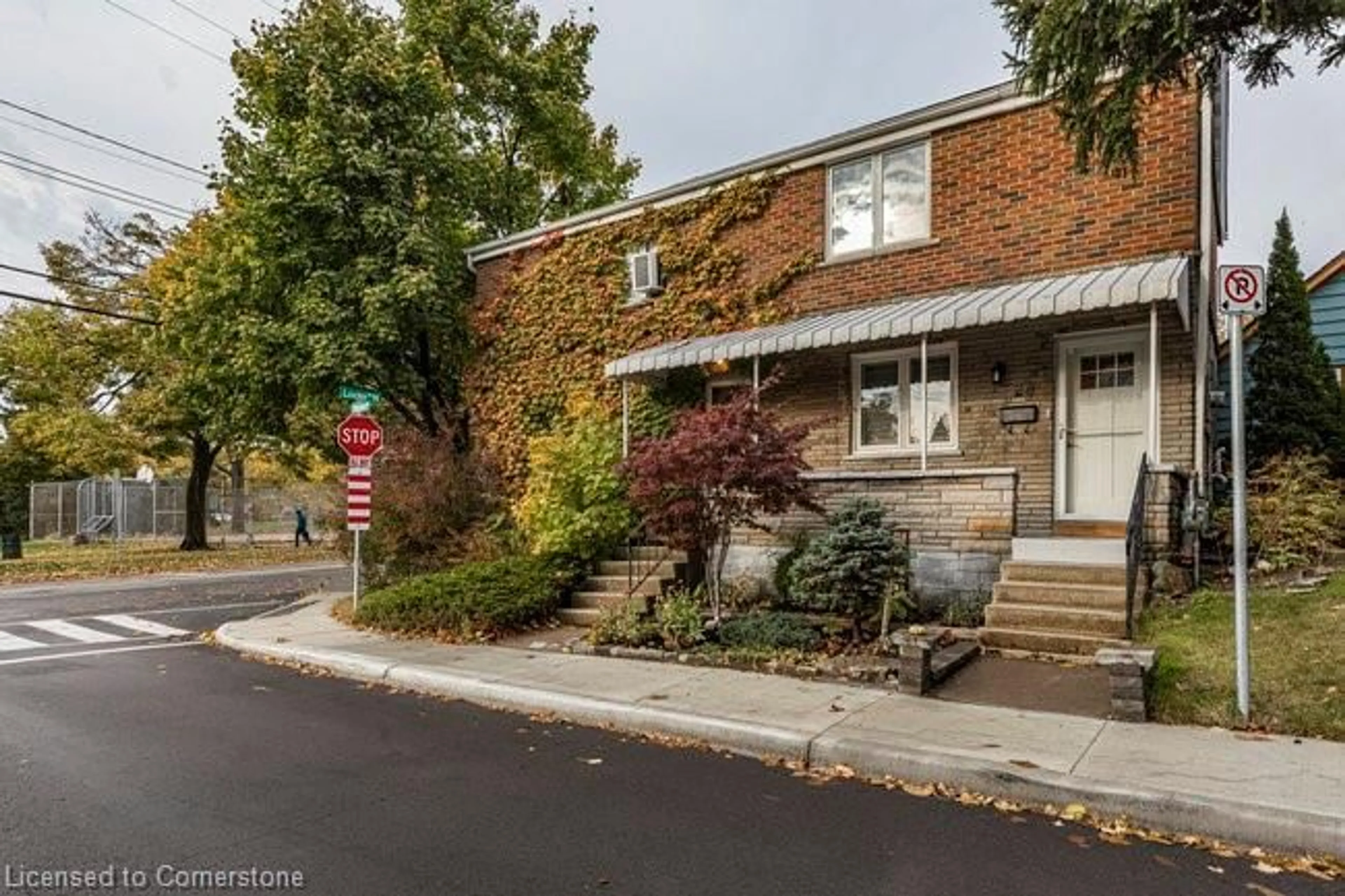 A pic from exterior of the house or condo, the street view for 26 Morden St, Hamilton Ontario L8R 1P7