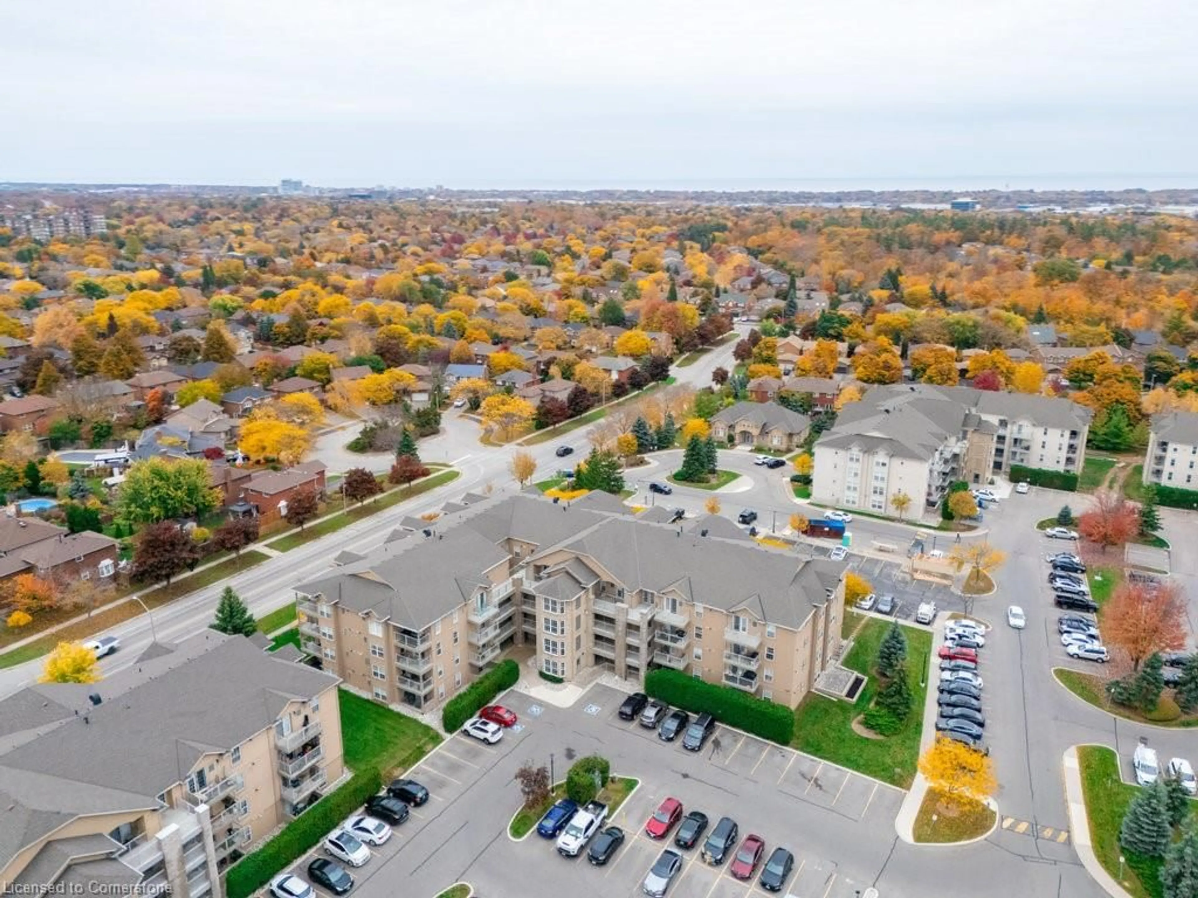 A pic from exterior of the house or condo, the street view for 1460 Bishops Gate #103, Oakville Ontario L6M 4N5