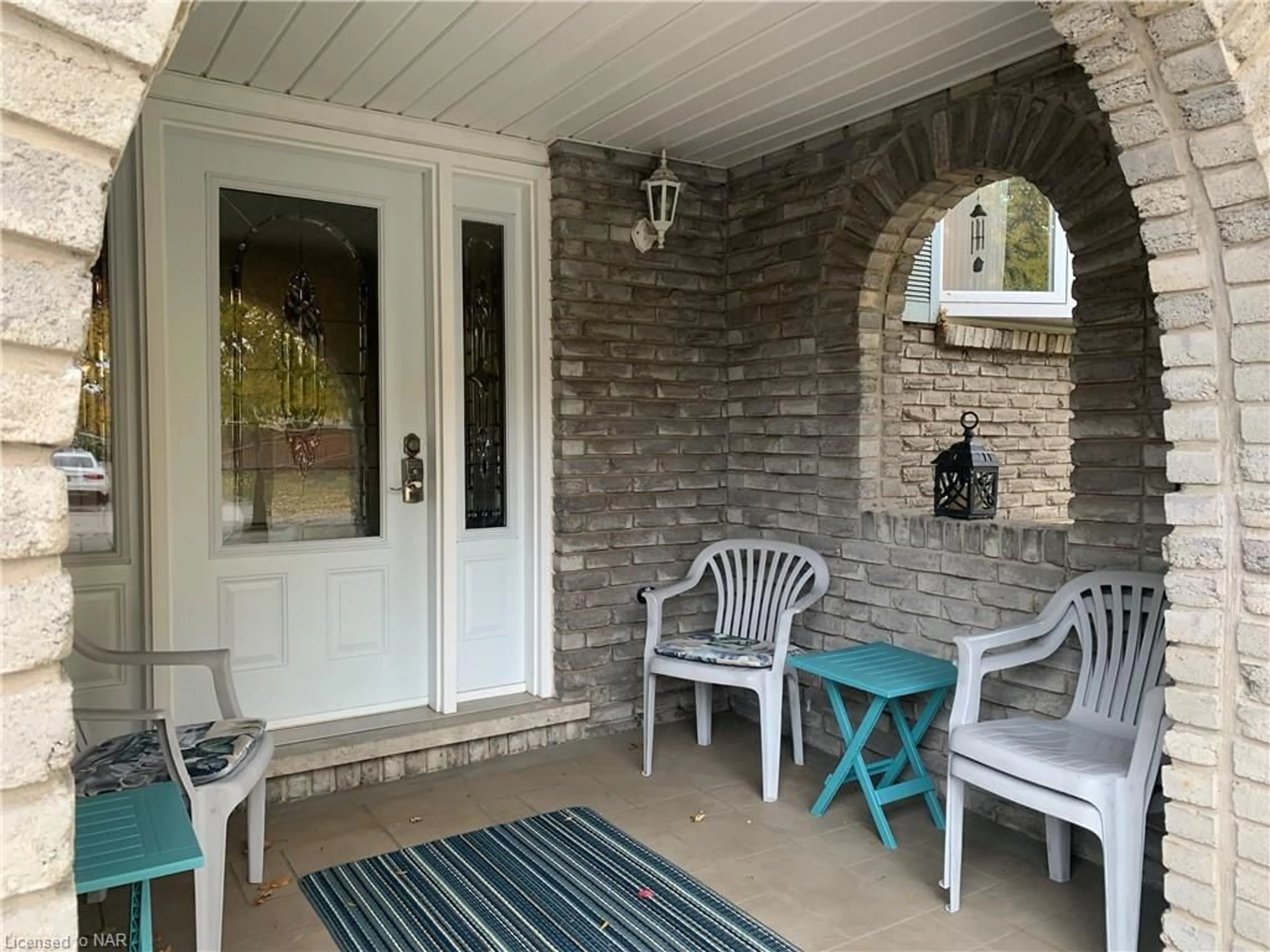 Patio, cottage for 7 Cranbrook Cres, Welland Ontario L3C 3P5