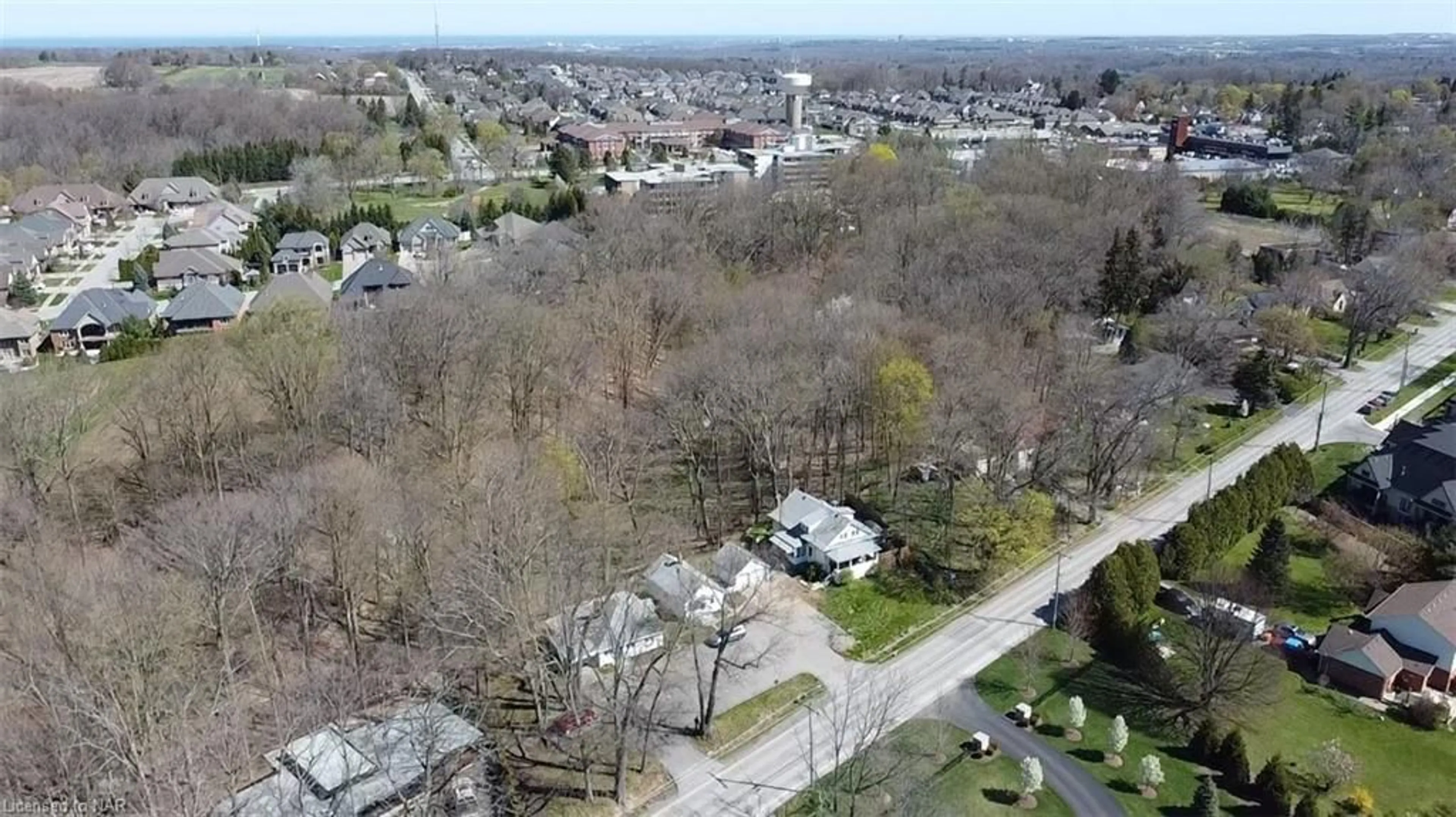 A pic from exterior of the house or condo, the street view for 201 Canboro Rd Rd #Part 2, Fonthill Ontario L0S 1E5