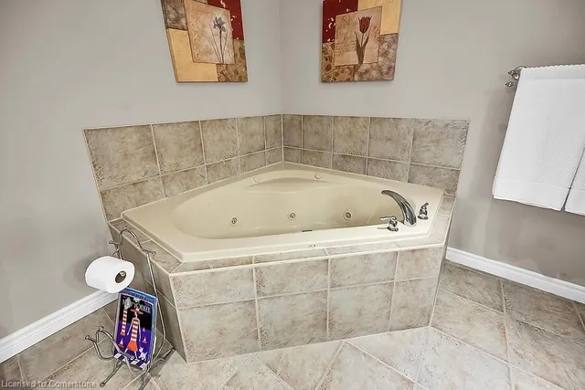 Additional property image - 3000 Creekside Dr Unit 601