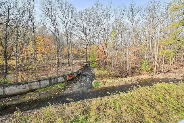 Additional property image - 3000 Creekside Dr Unit 601