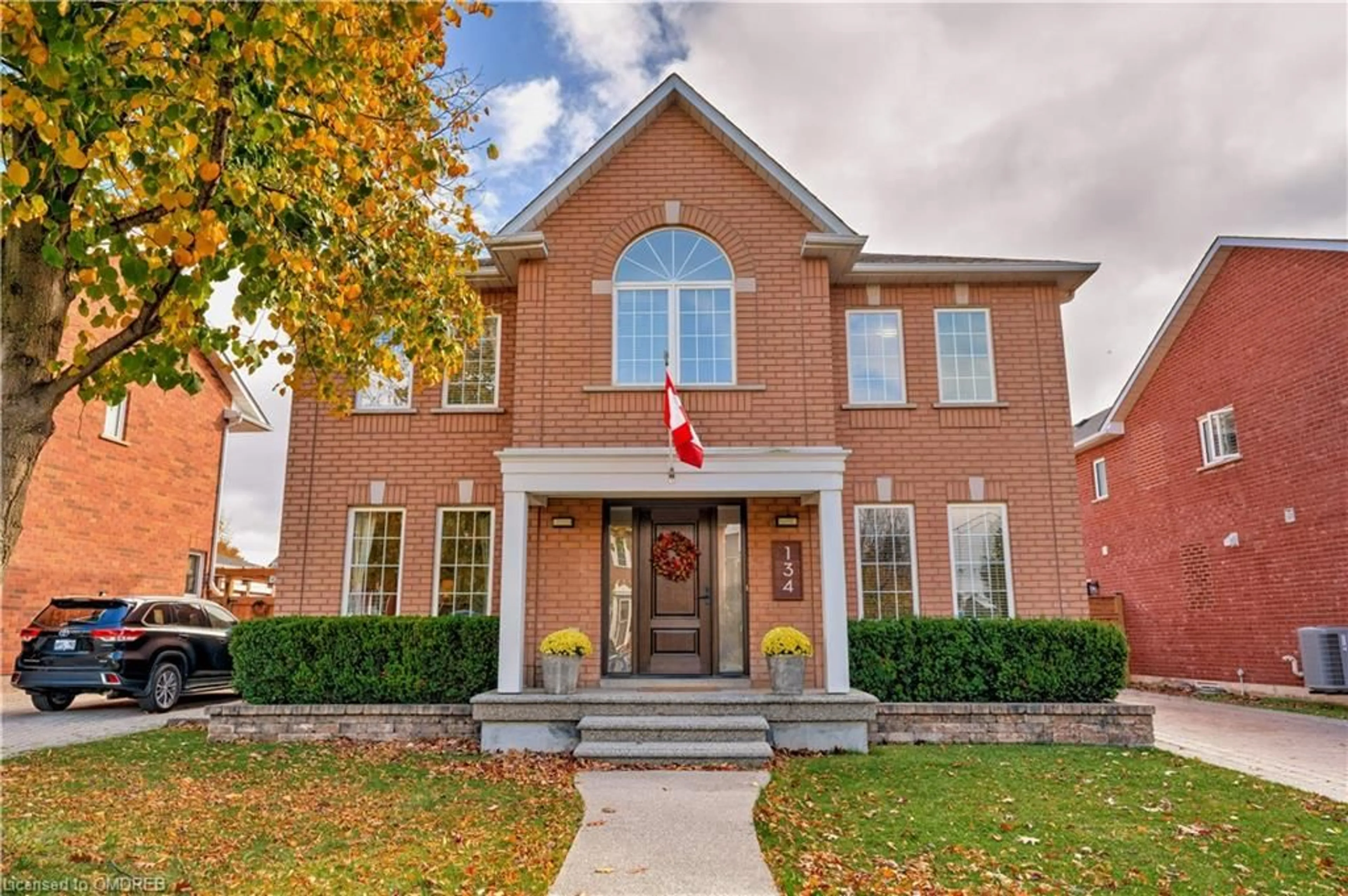 Home with brick exterior material for 134 Westchester Rd, Oakville Ontario L6H 6H9