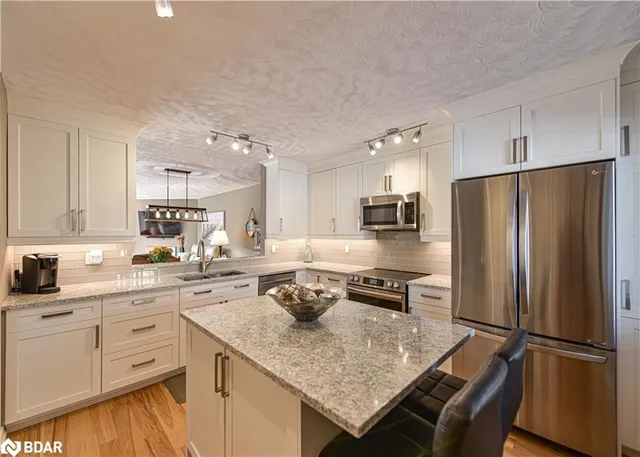 585 Atherley Rd #206, Orillia 4