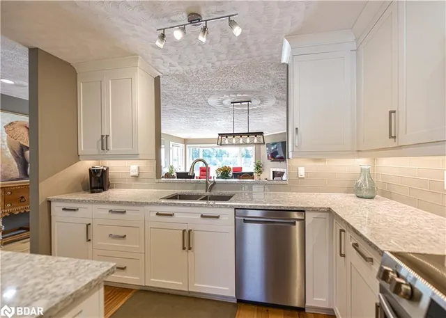 585 Atherley Rd #206, Orillia 5