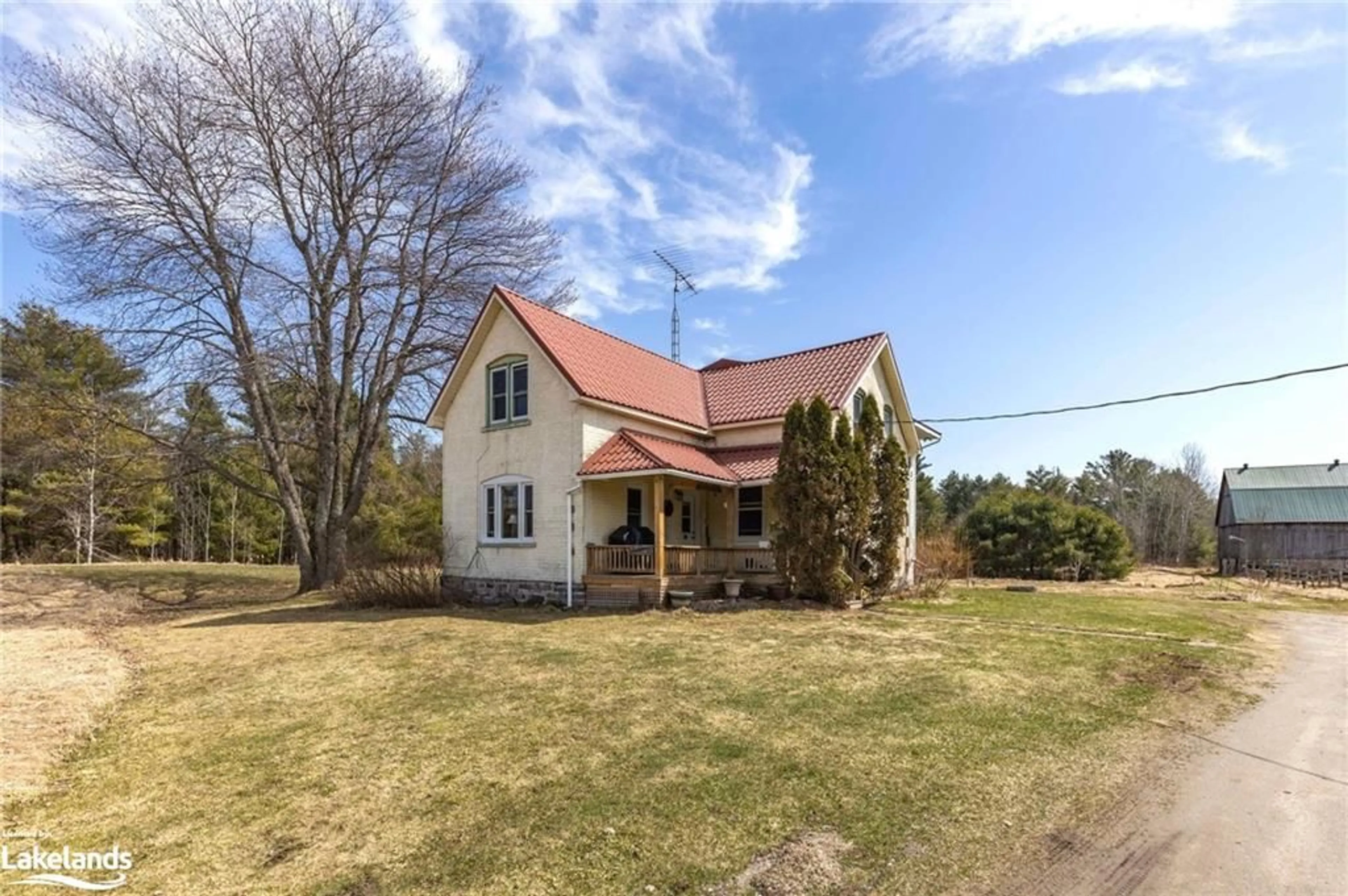 Frontside or backside of a home, cottage for 1061 Taverner Rd, Gravenhurst Ontario P1P 0H1