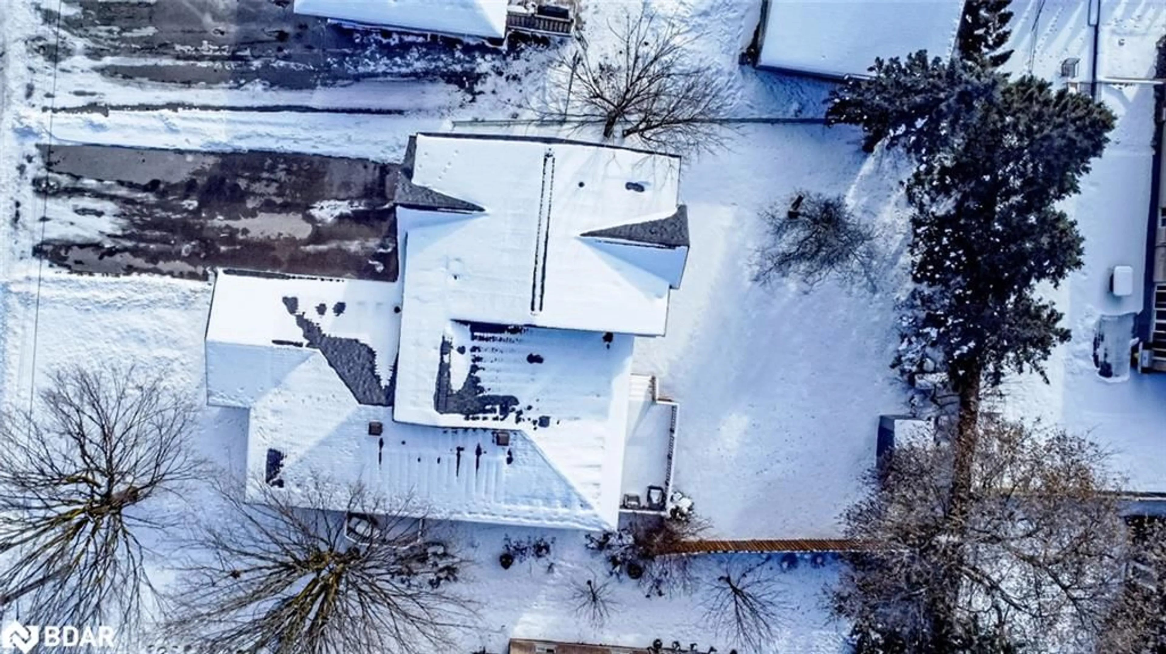 A pic from outside/outdoor area/front of a property/back of a property/a pic from drone, unknown for 12 Centre St, Cookstown Ontario L0L 1L0