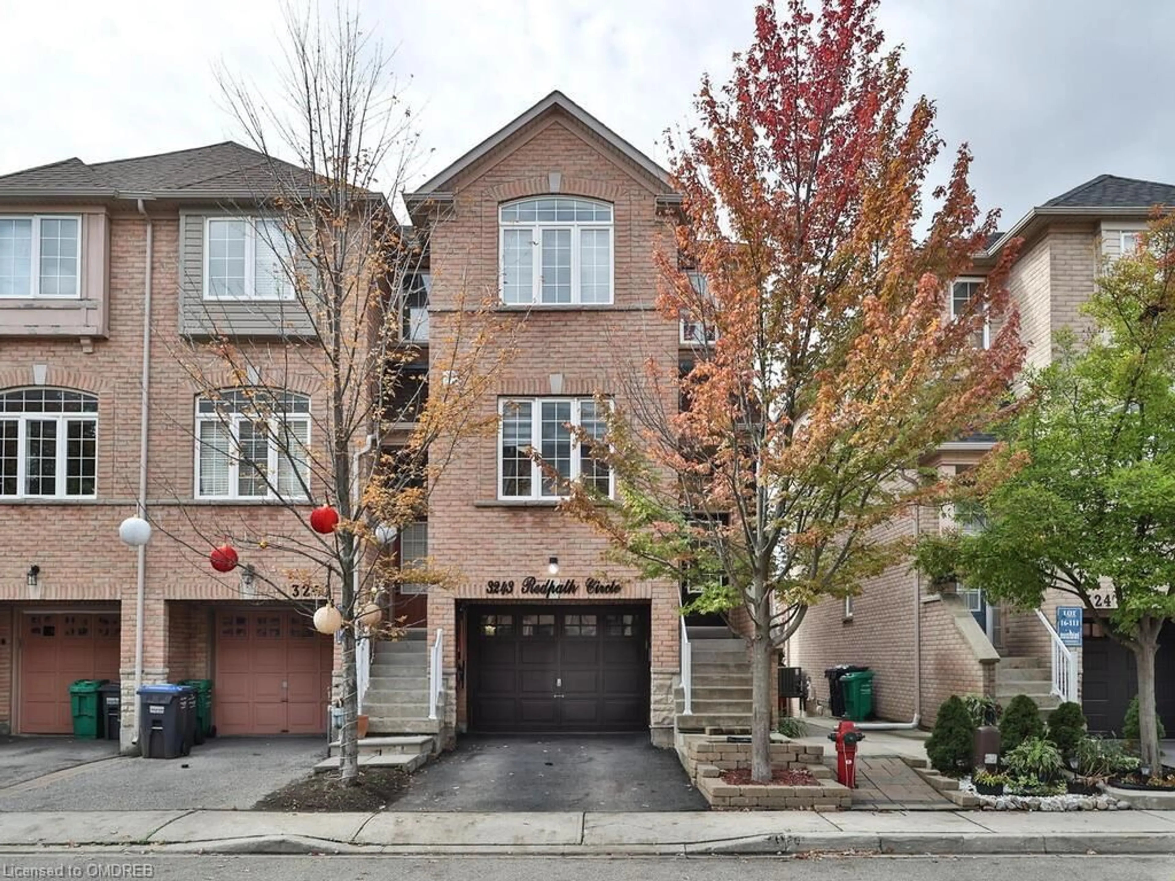 A pic from exterior of the house or condo, the street view for 3243 Redpath Cir, Mississauga Ontario L5N 8R3